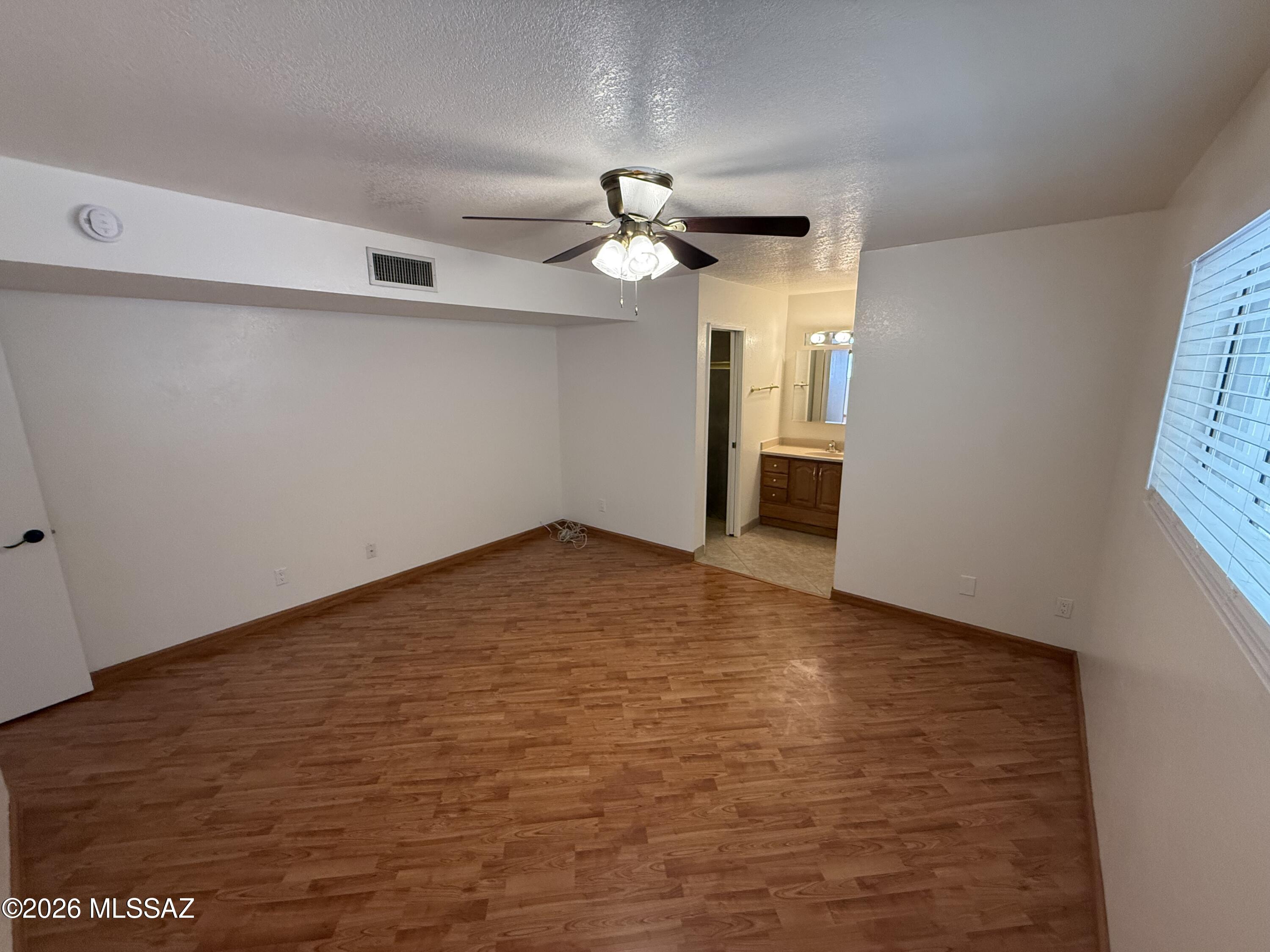 Kingswood Unit 3 (166-263) - Residential Lease