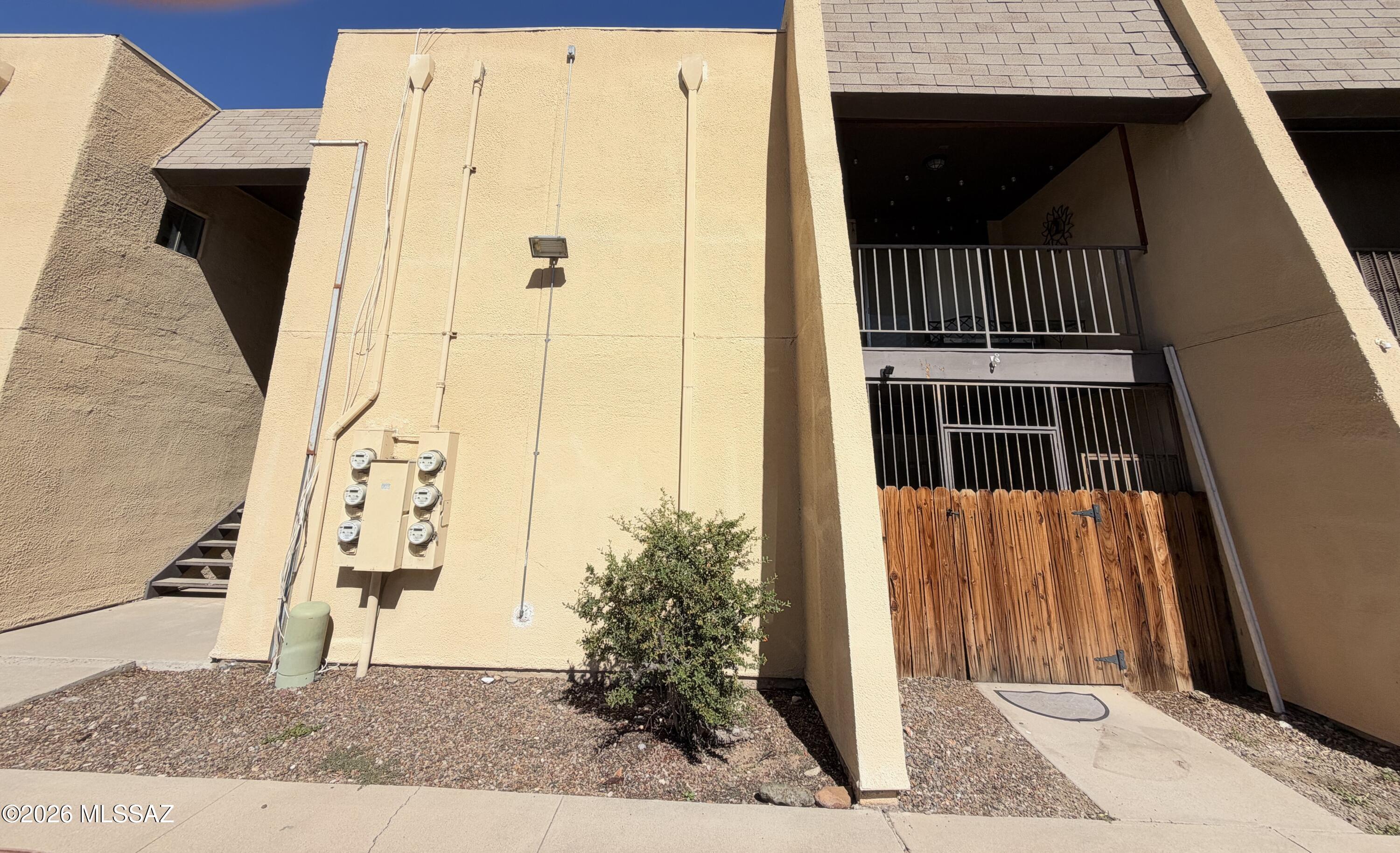 1620 N Wilmot Road UNIT F230