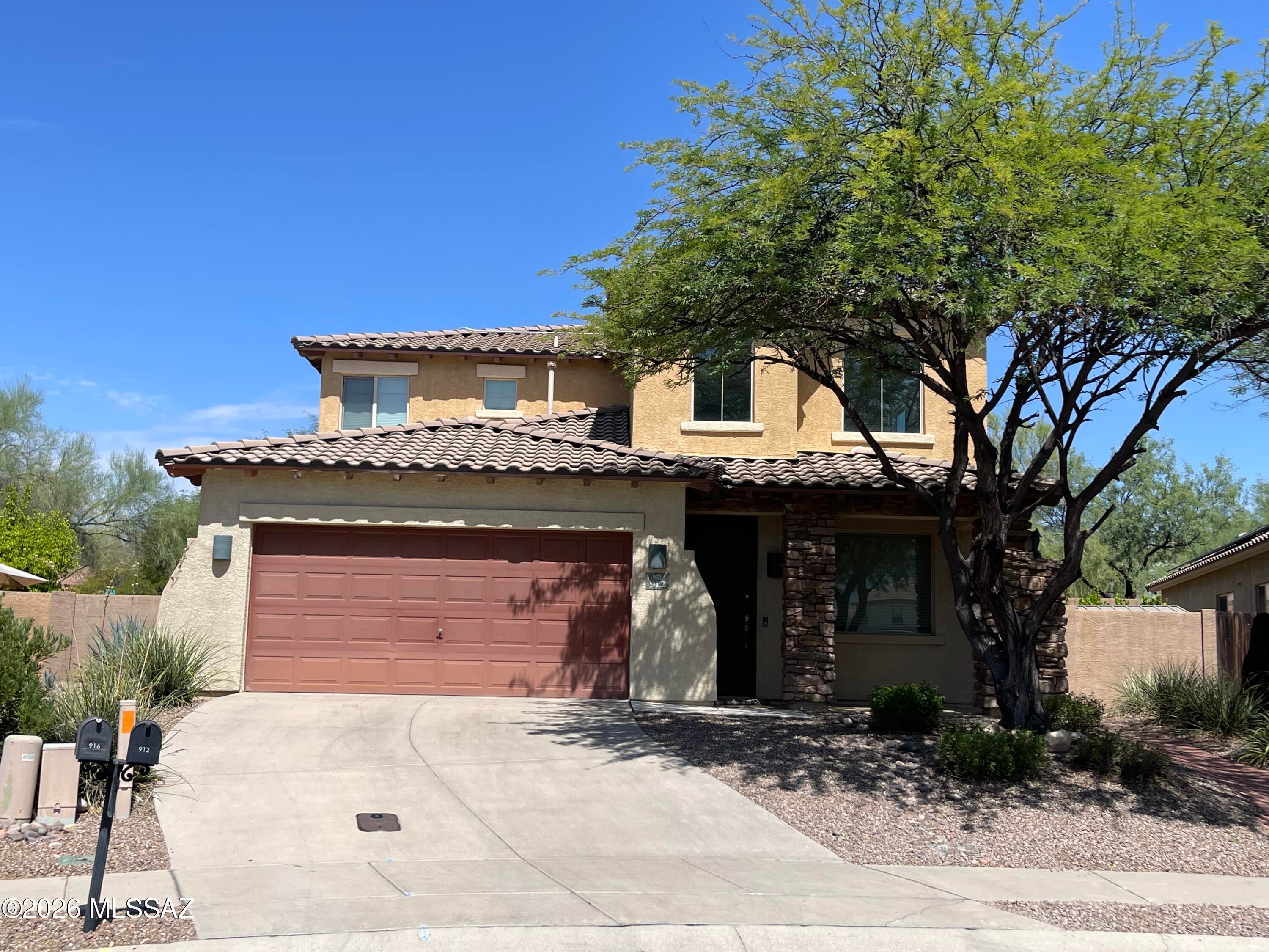 912 W Cork Oak Place