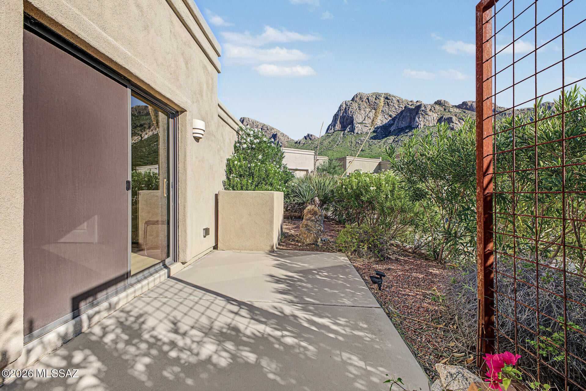 9809 N Ridge Shadow Place