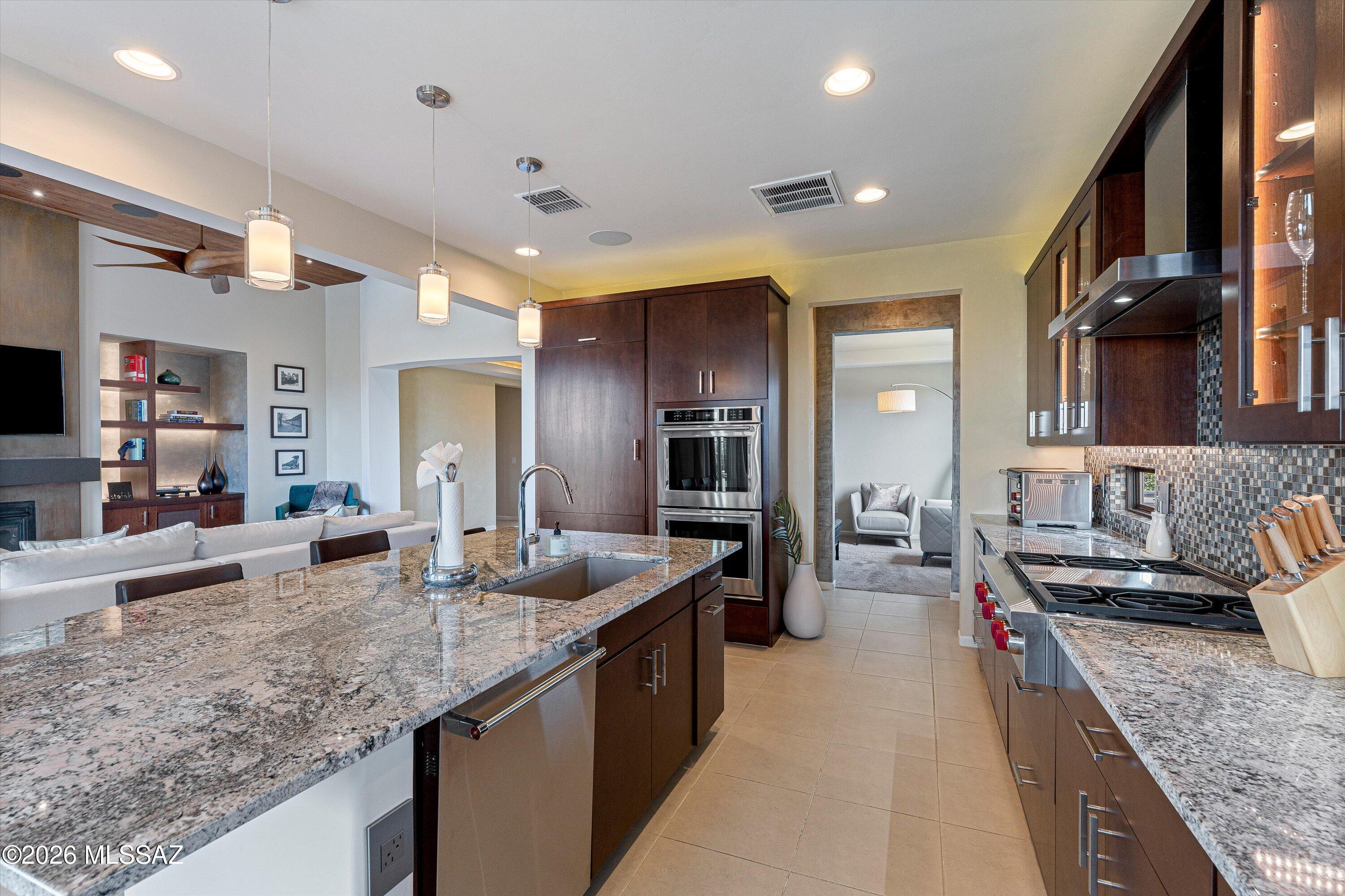 7403 W Red Yucca Pass