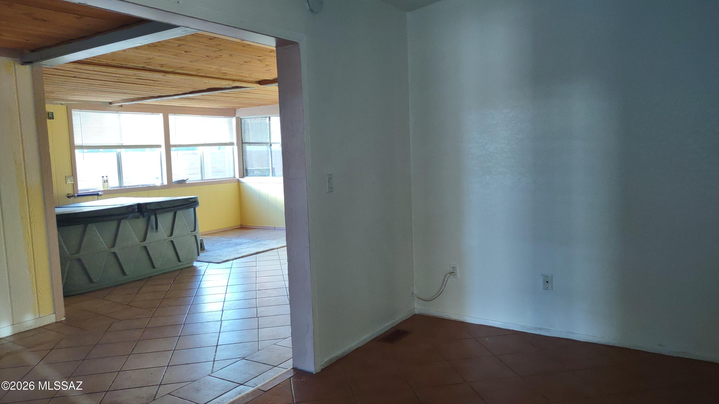 3413 S Dynamite Avenue