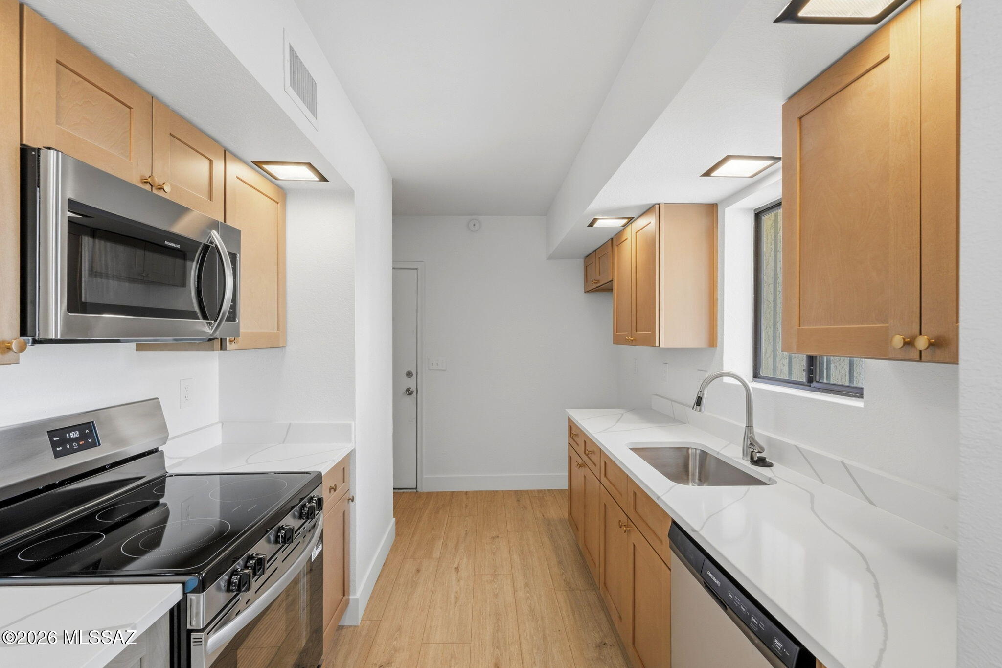 Las Lomitas Townhouses - Residential