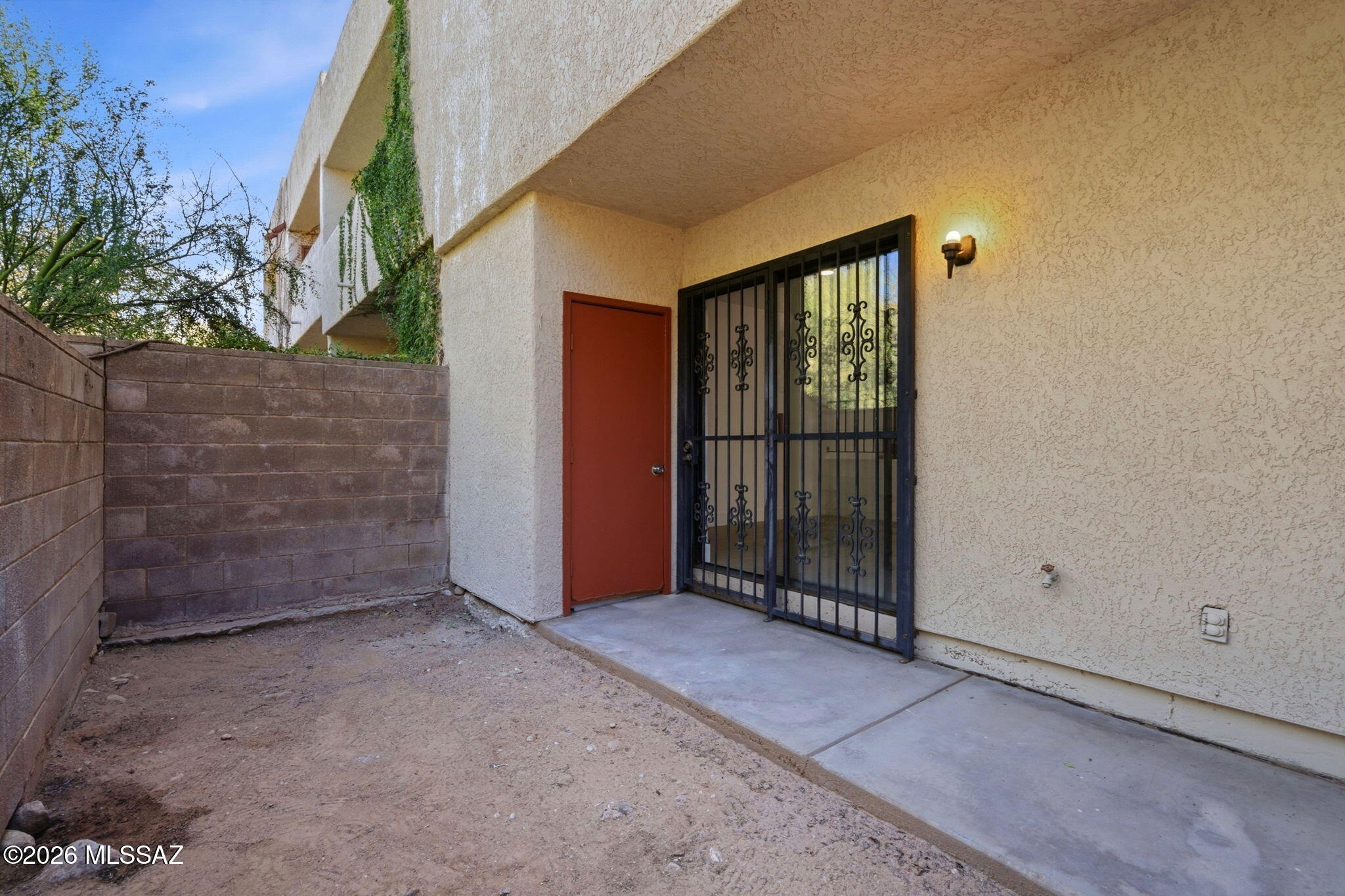 Las Lomitas Townhouses - Residential