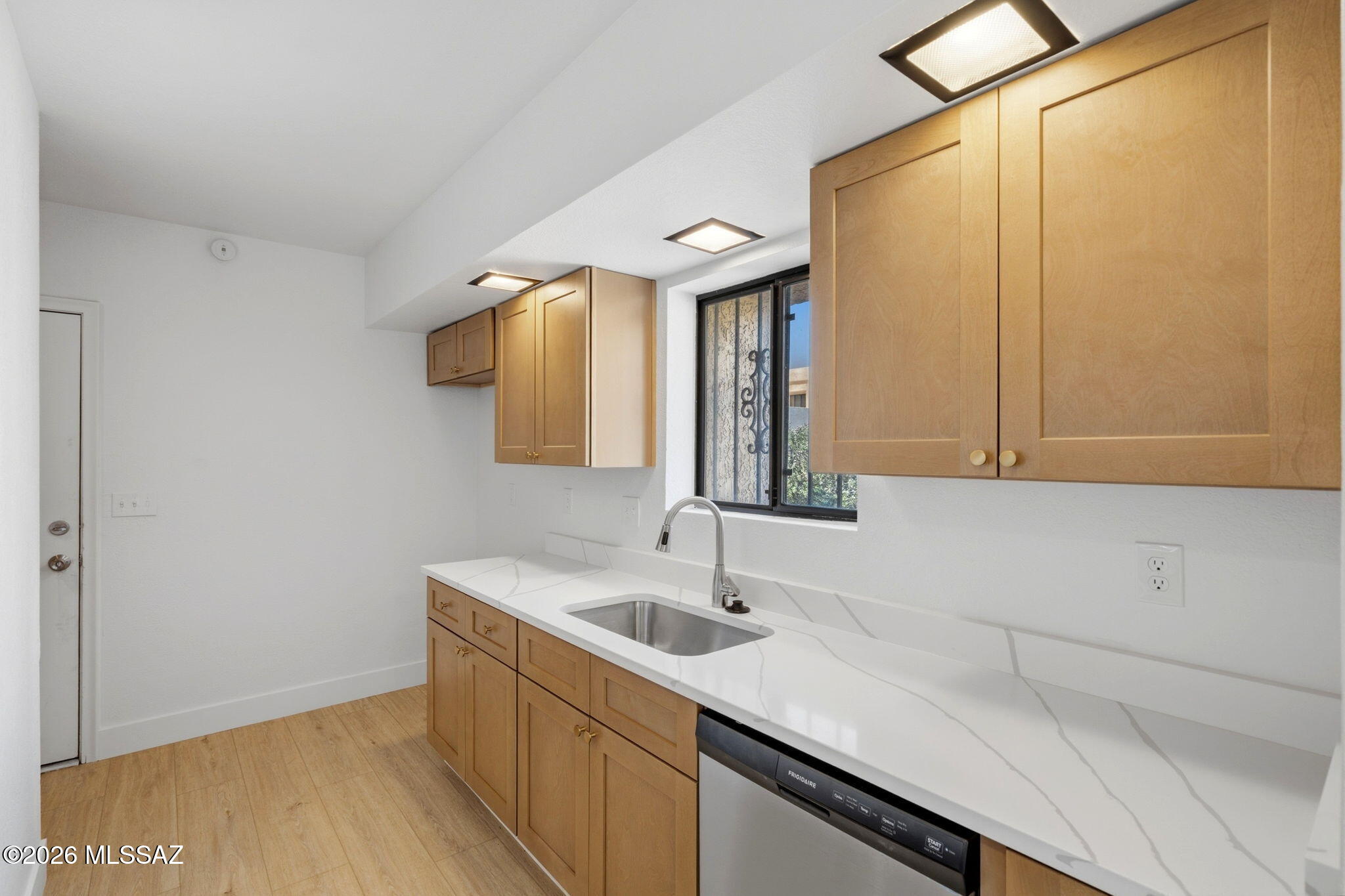 Las Lomitas Townhouses - Residential