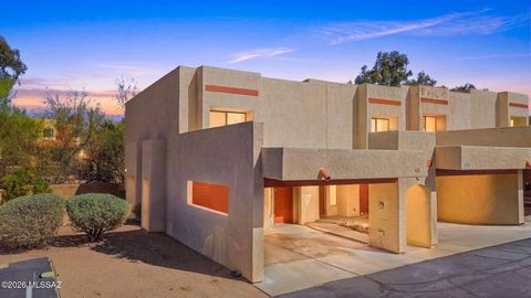 Photo of 626 W Placita De Las Lomitas, Tucson, AZ 85704 (MLS # 22606157)