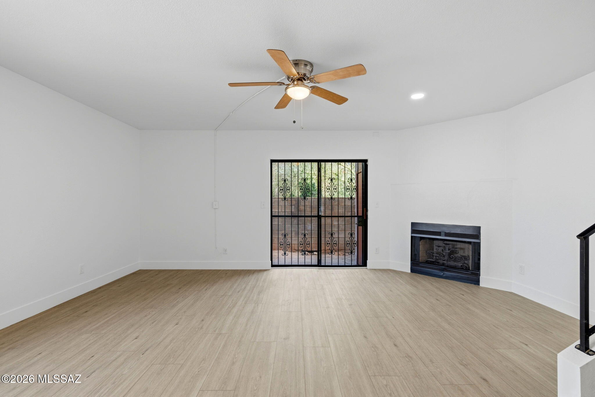 Las Lomitas Townhouses - Residential