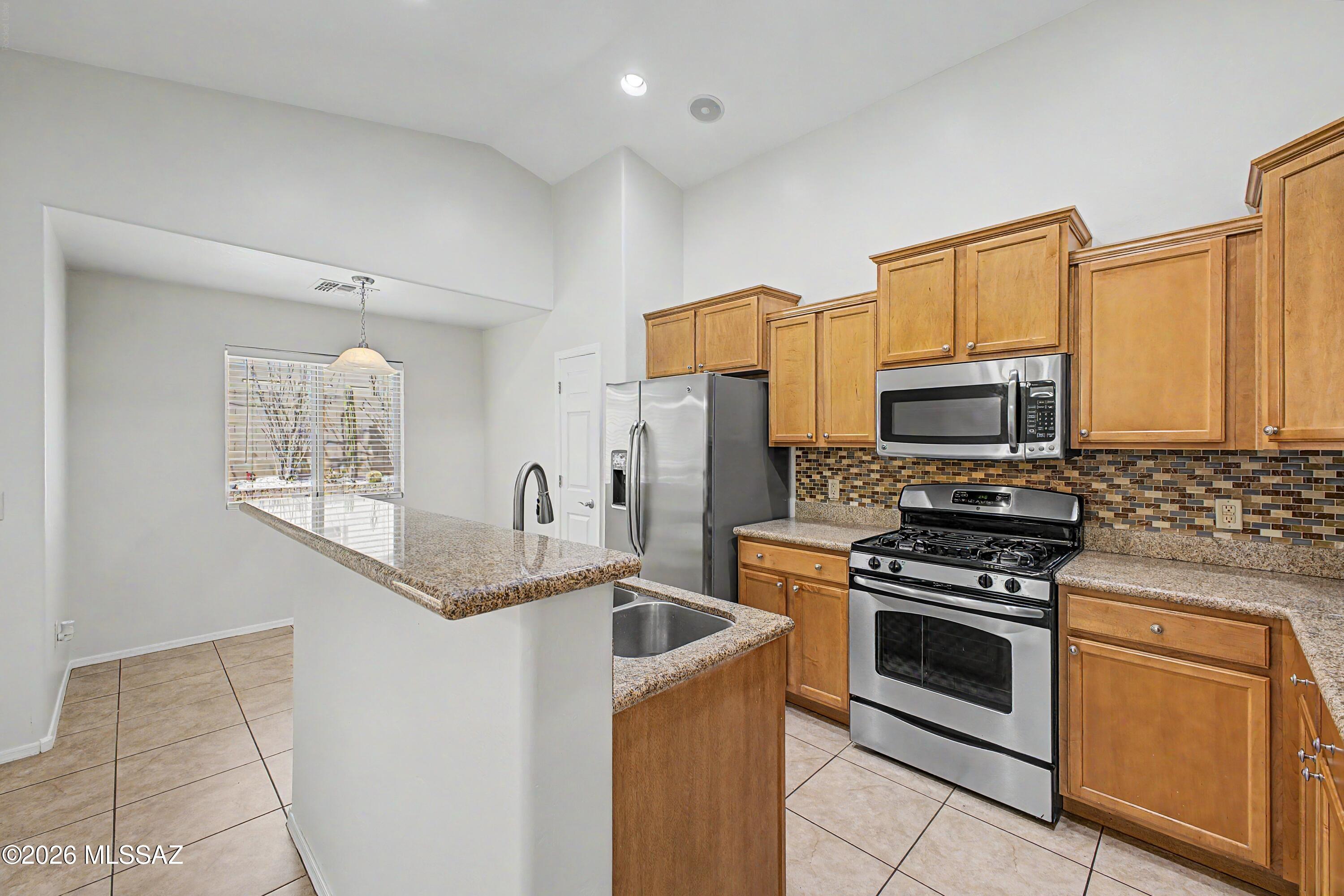 Somerset Canyon Neighborhood 10, Par. X,Y - Residential Lease