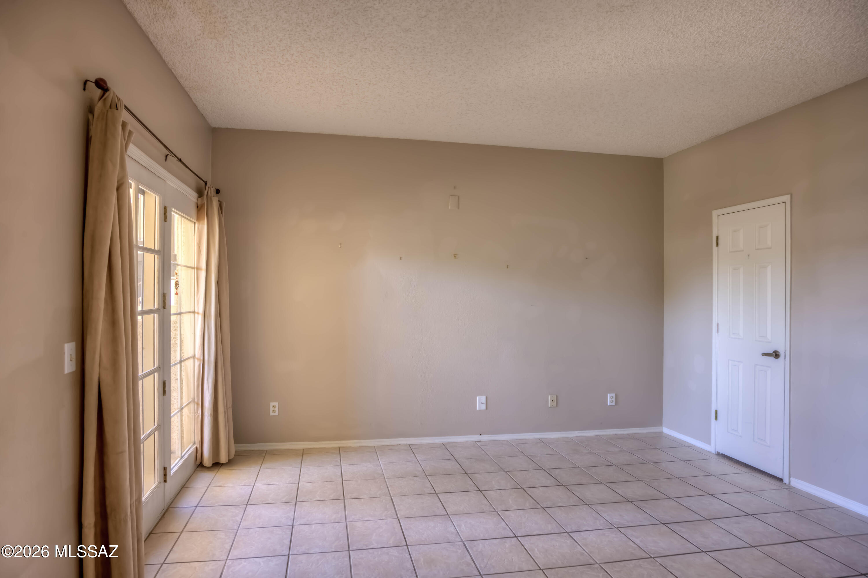 Casitas Real Condos. - Residential
