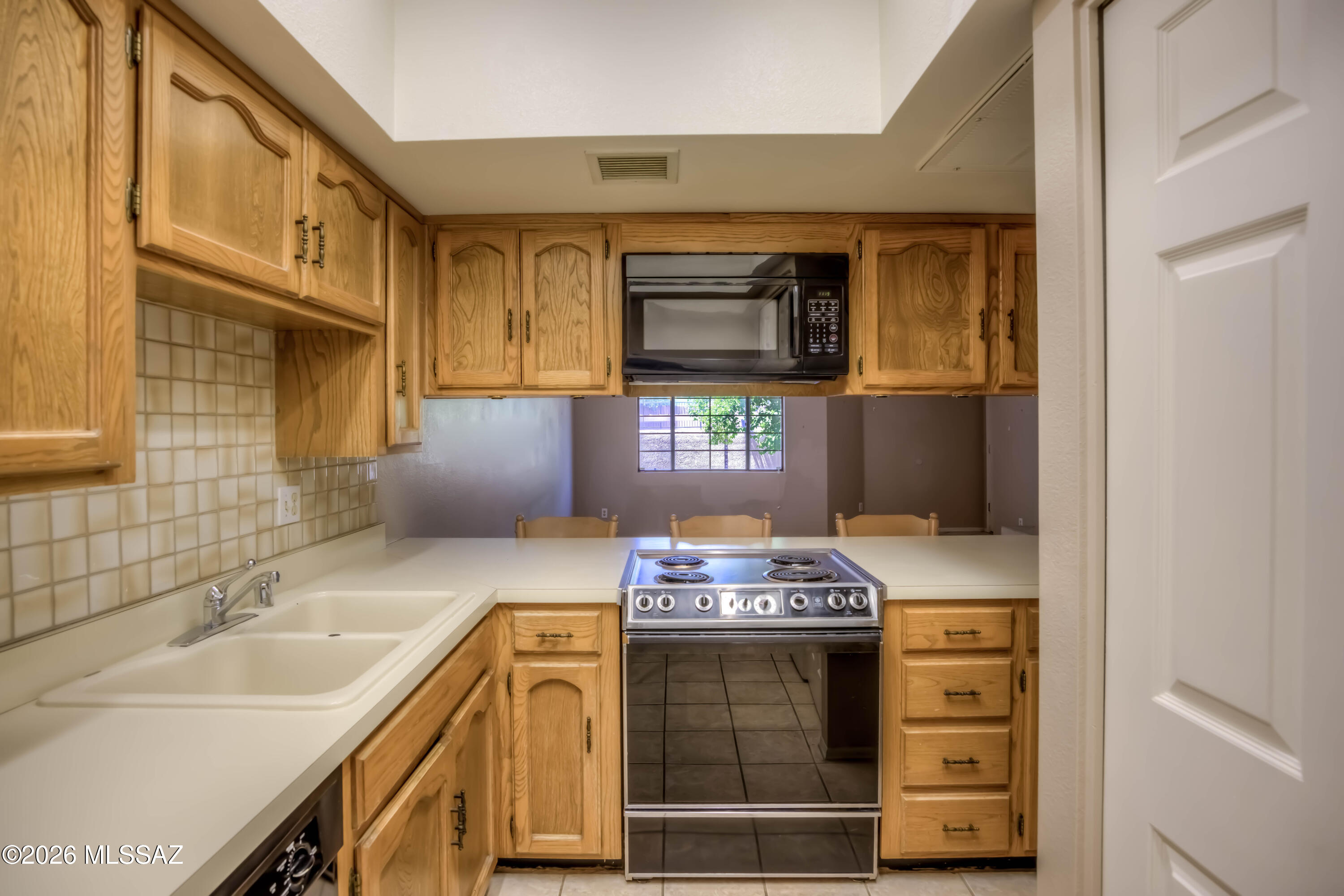 Casitas Real Condos. - Residential
