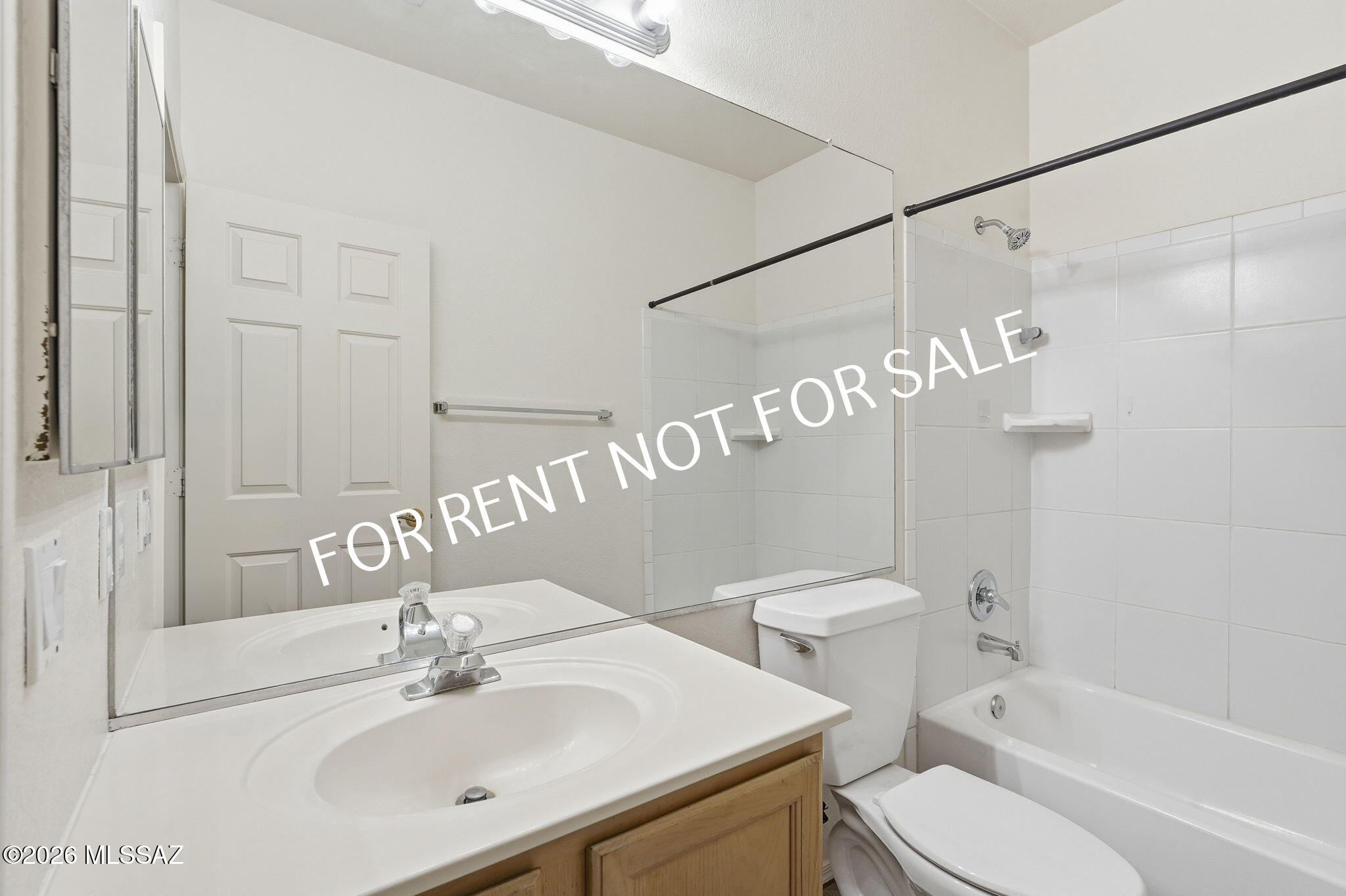 Hacienda Del Oro (1-78) - Residential Lease