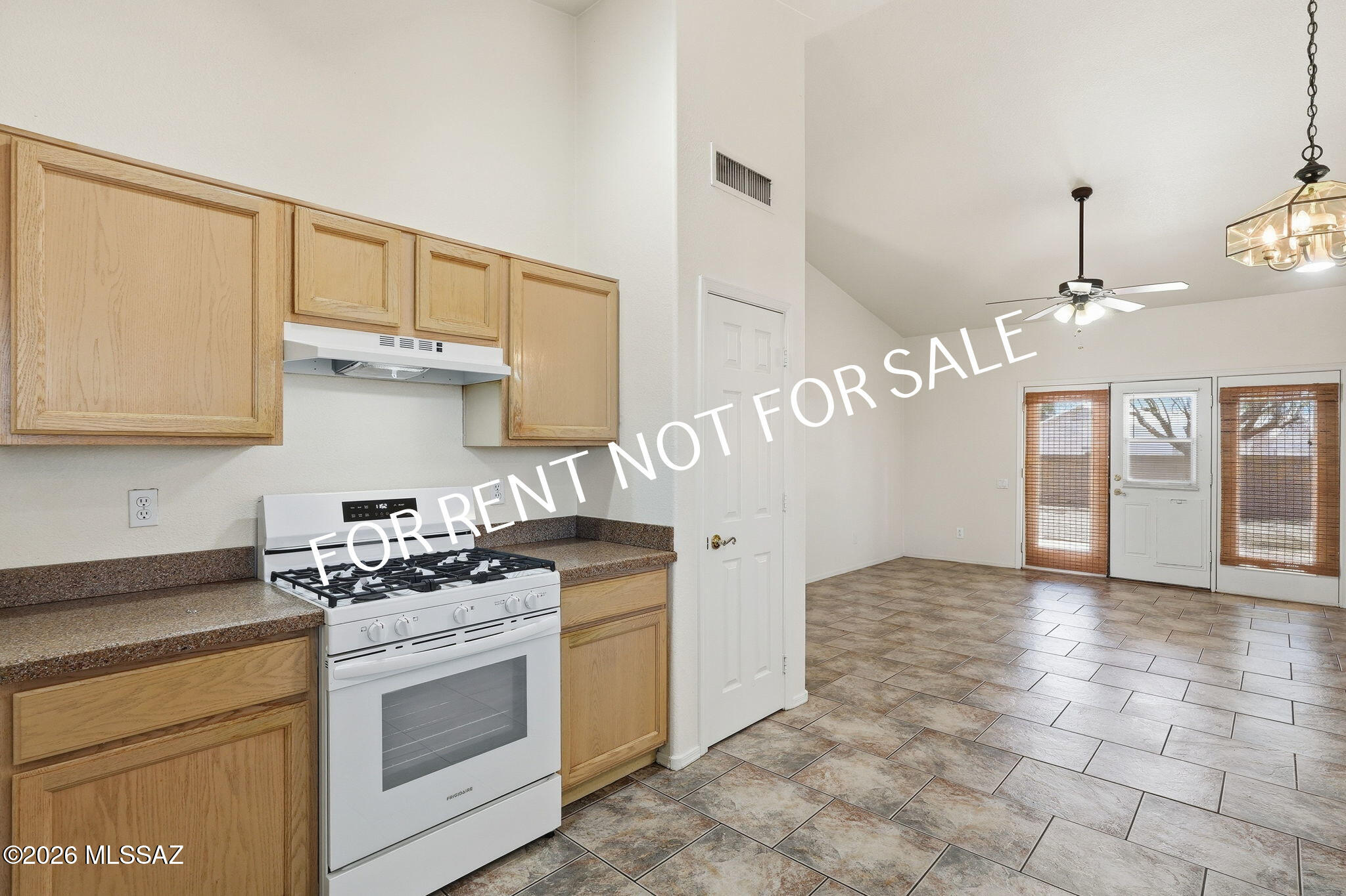 Hacienda Del Oro (1-78) - Residential Lease