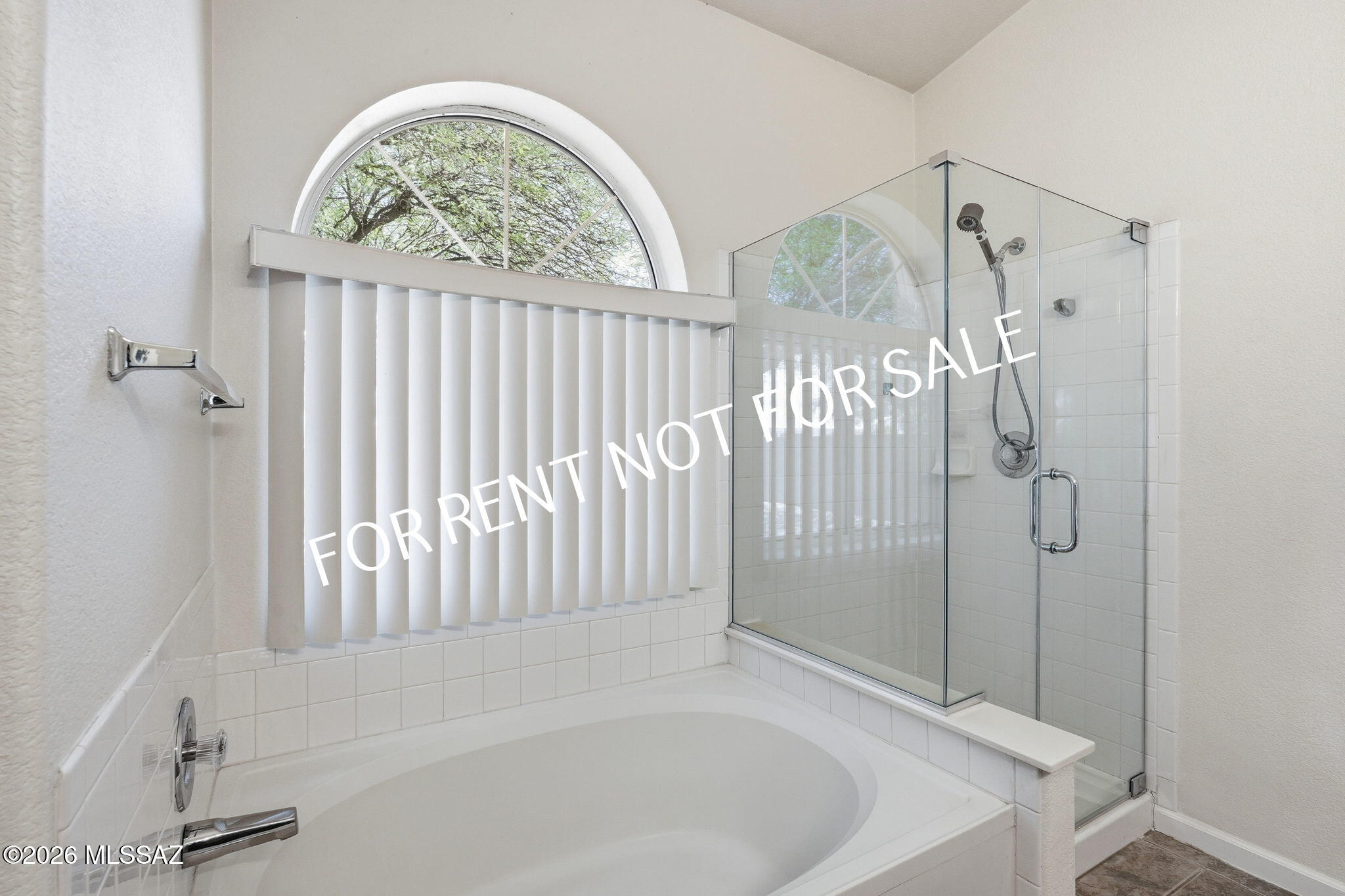 Hacienda Del Oro (1-78) - Residential Lease