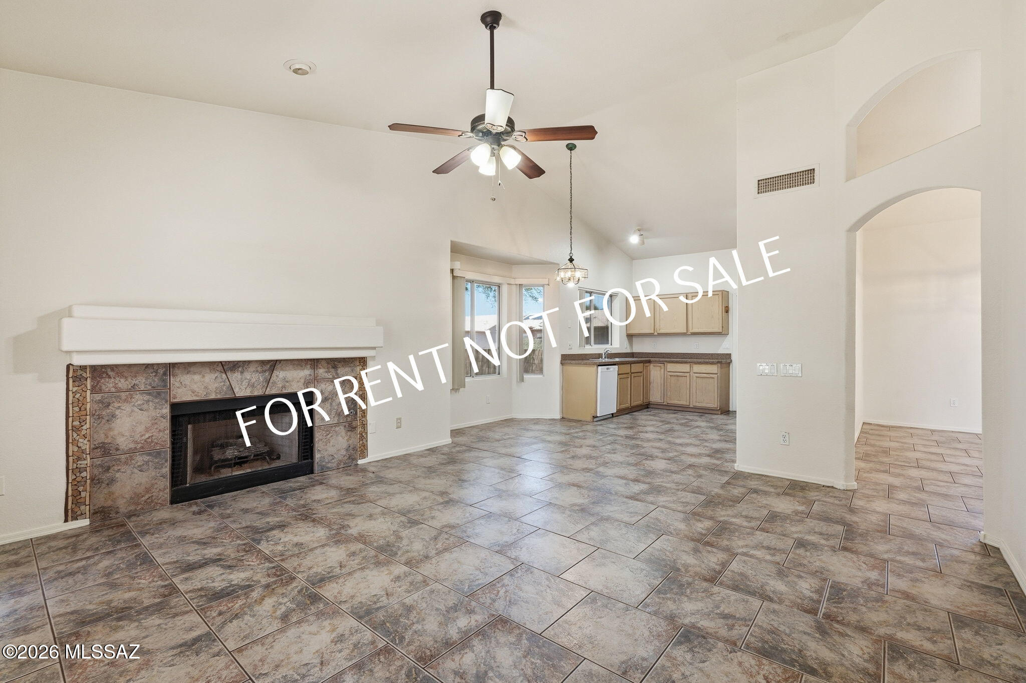 Hacienda Del Oro (1-78) - Residential Lease
