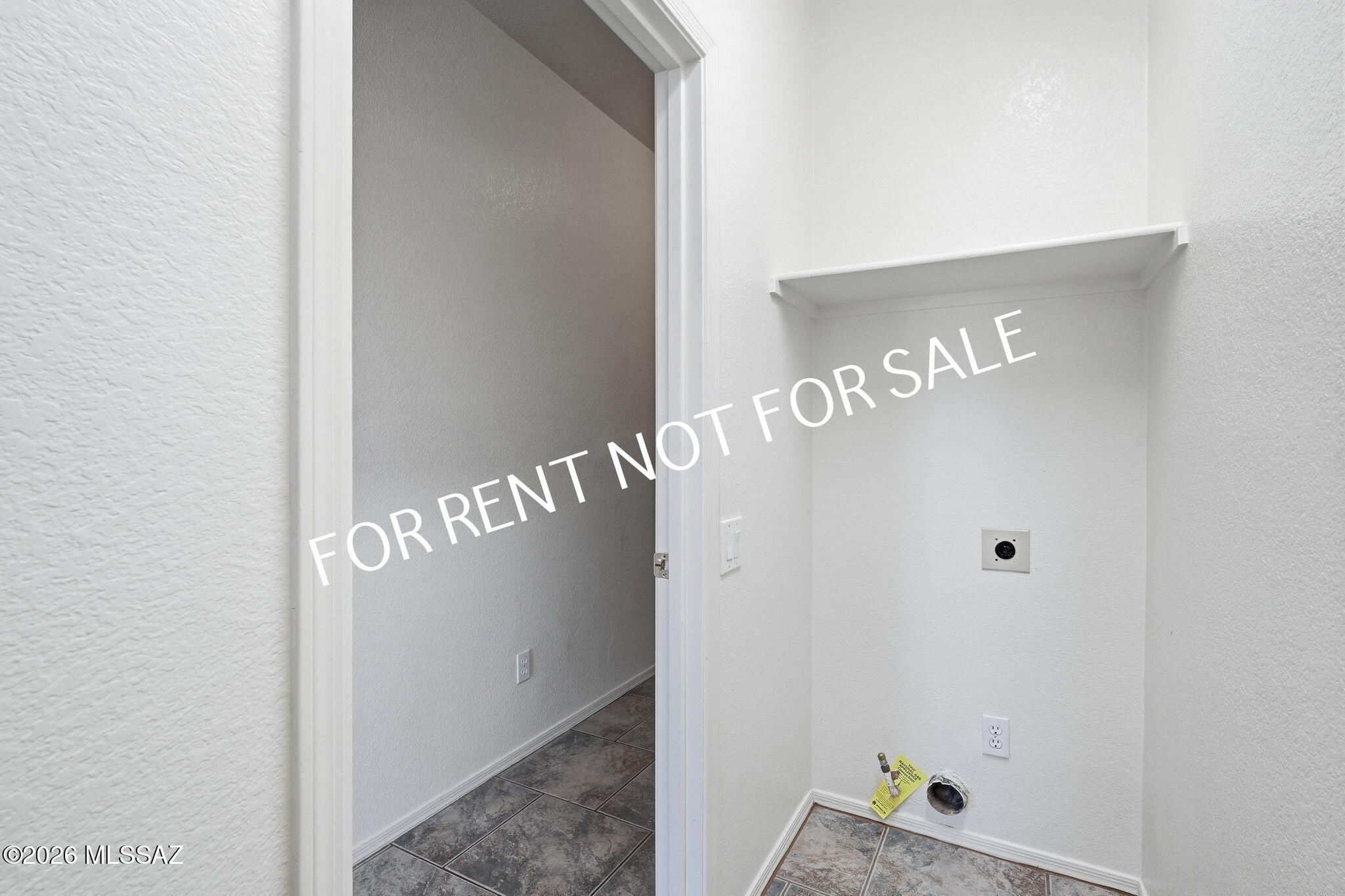 Hacienda Del Oro (1-78) - Residential Lease
