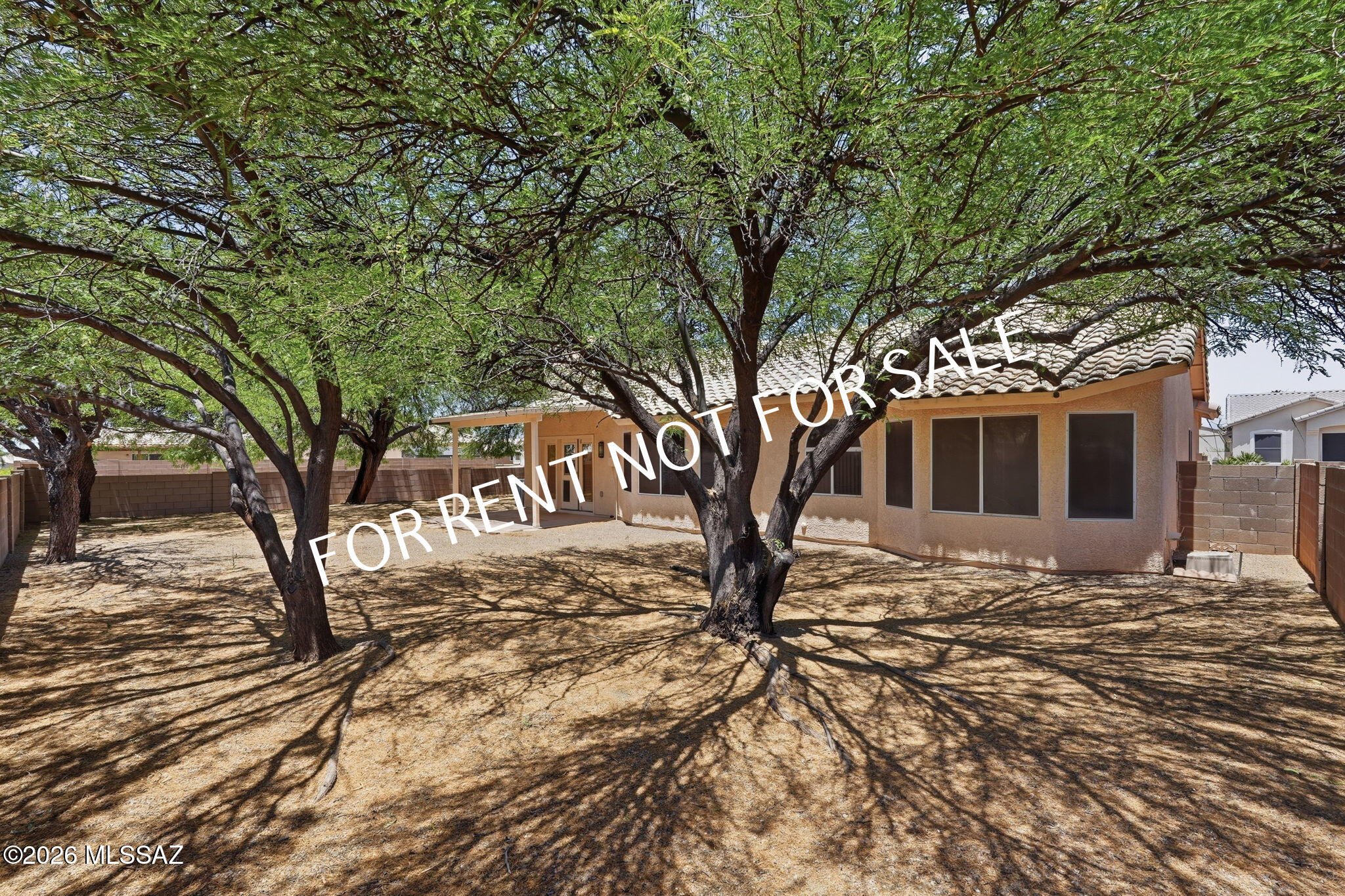 Hacienda Del Oro (1-78) - Residential Lease