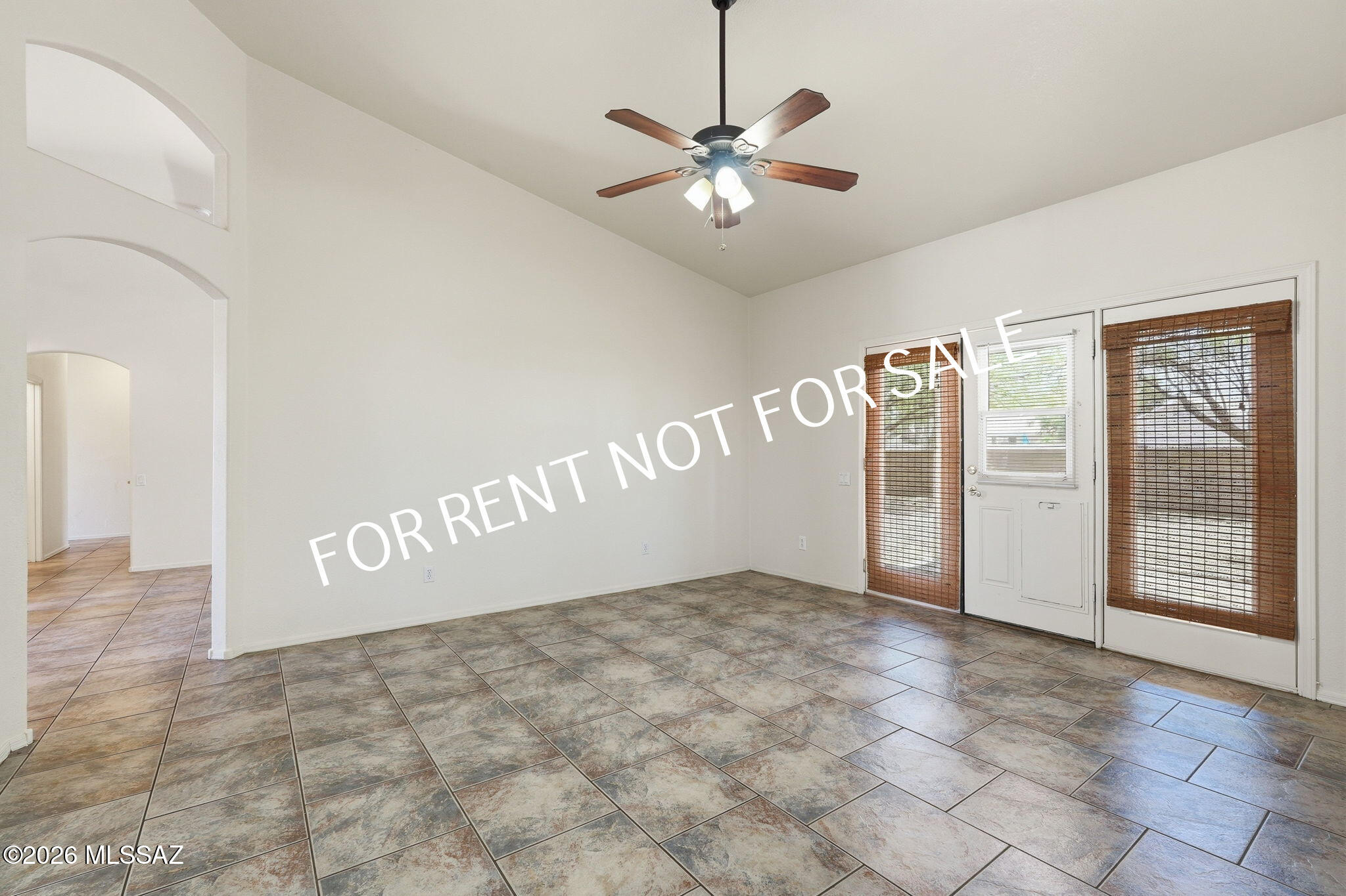 Hacienda Del Oro (1-78) - Residential Lease