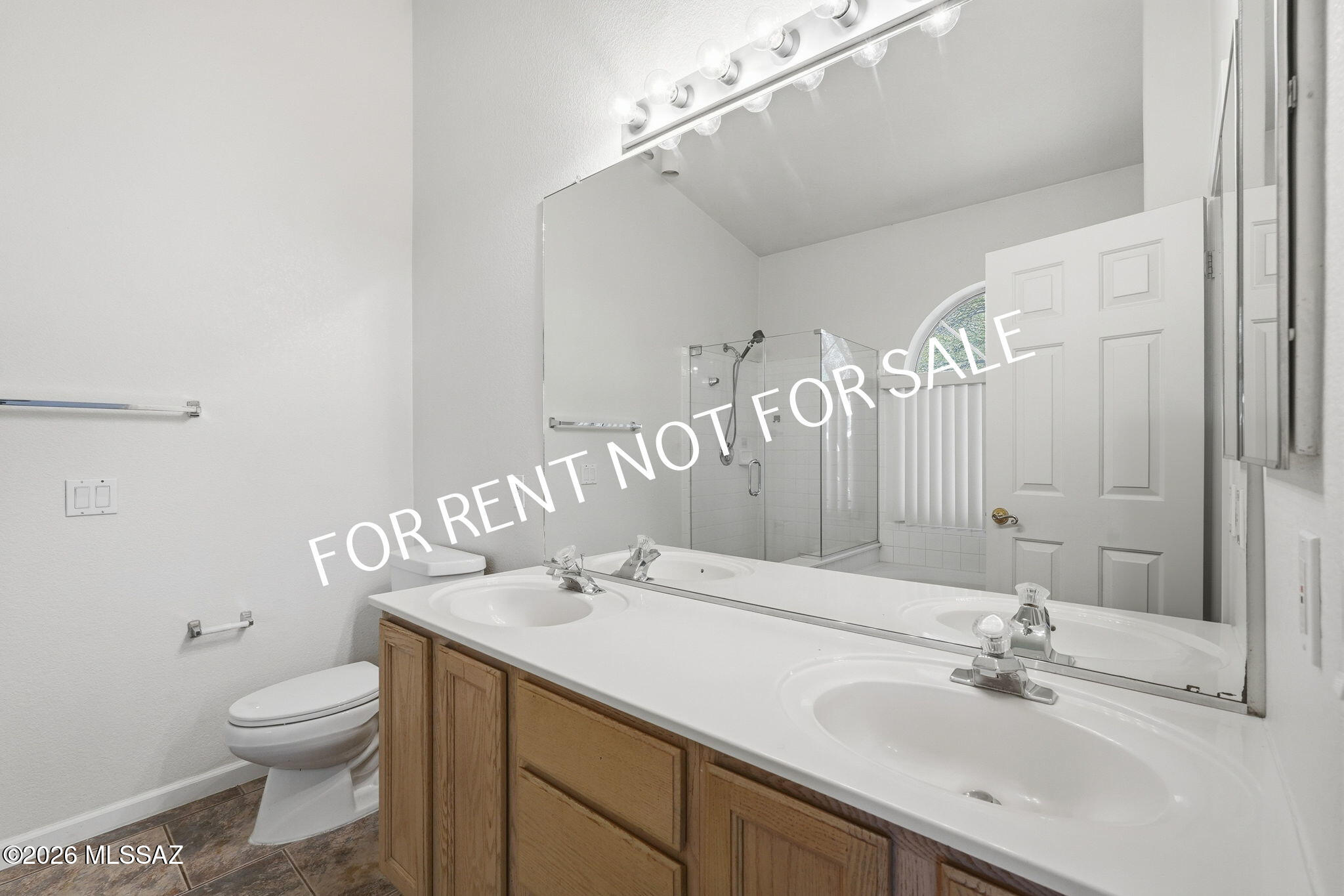Hacienda Del Oro (1-78) - Residential Lease