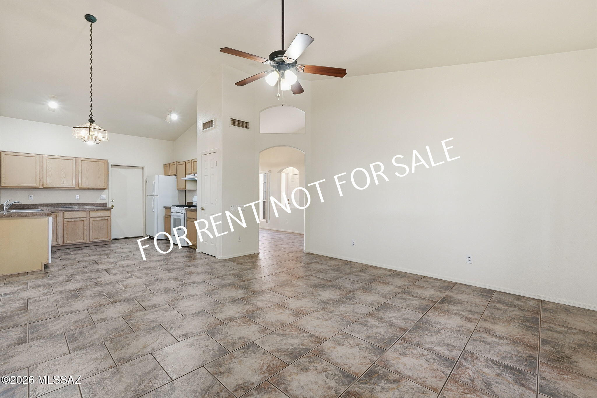 Hacienda Del Oro (1-78) - Residential Lease