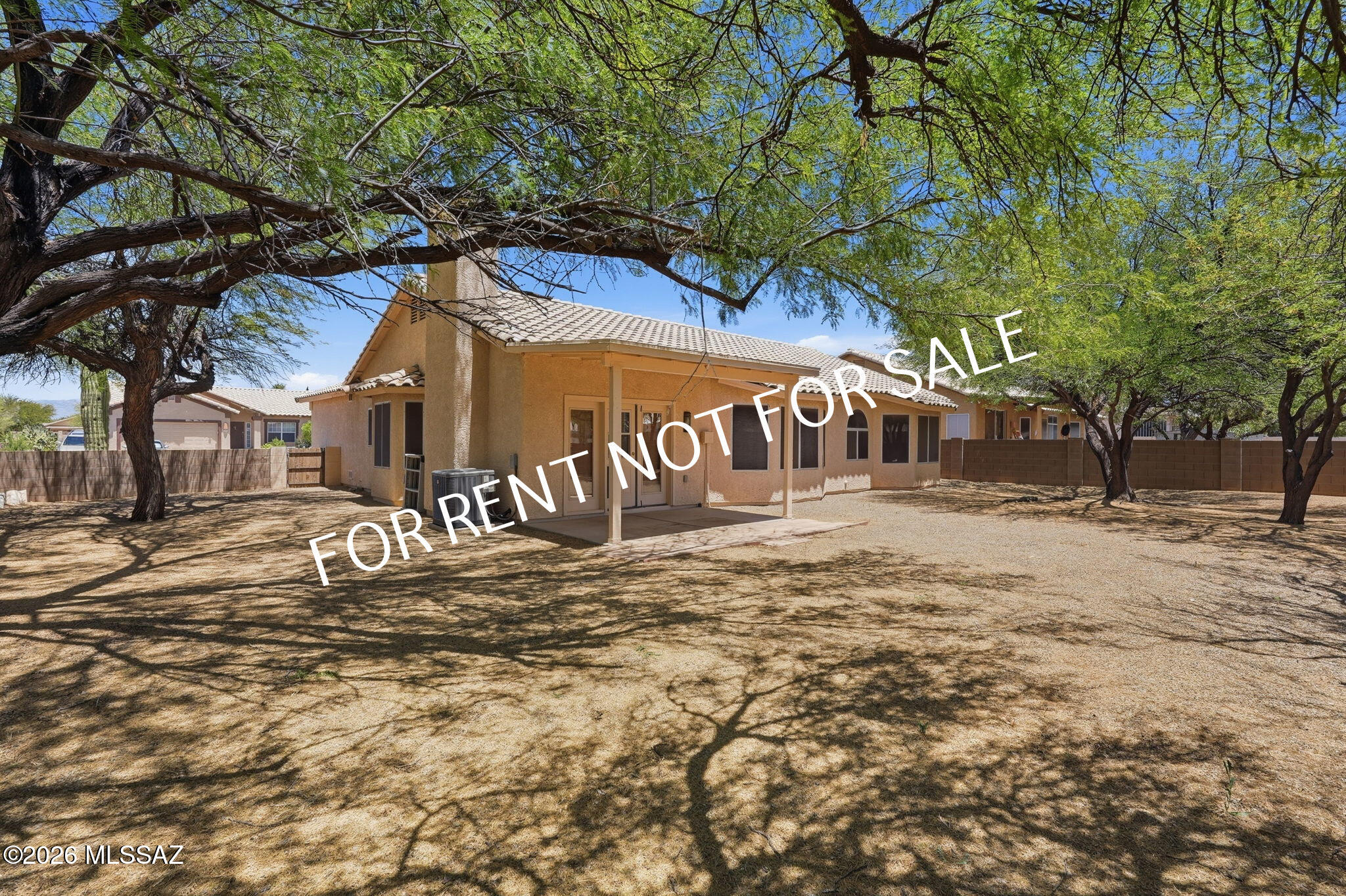 Hacienda Del Oro (1-78) - Residential Lease