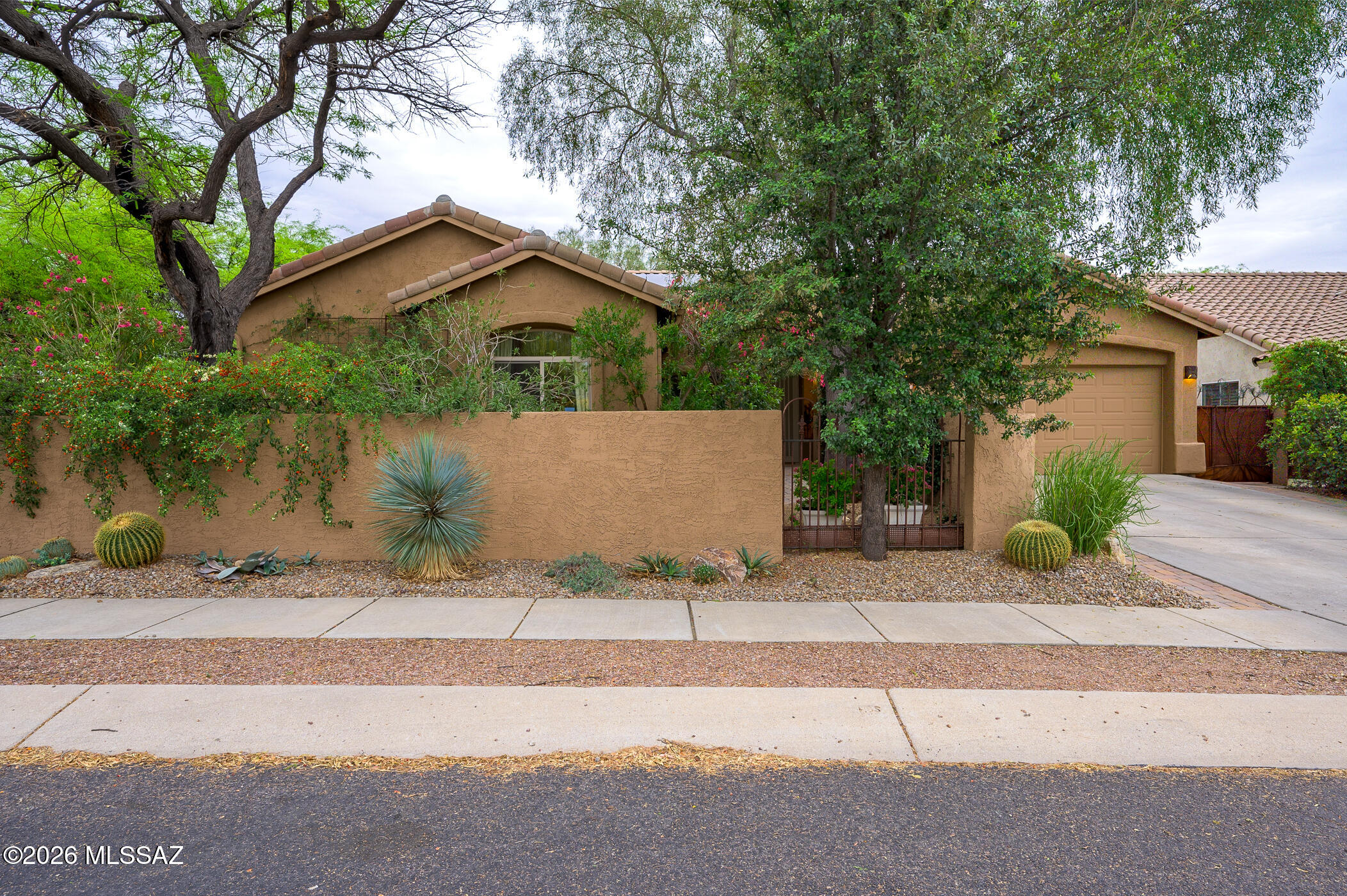 9808 E Rock Ridge Court