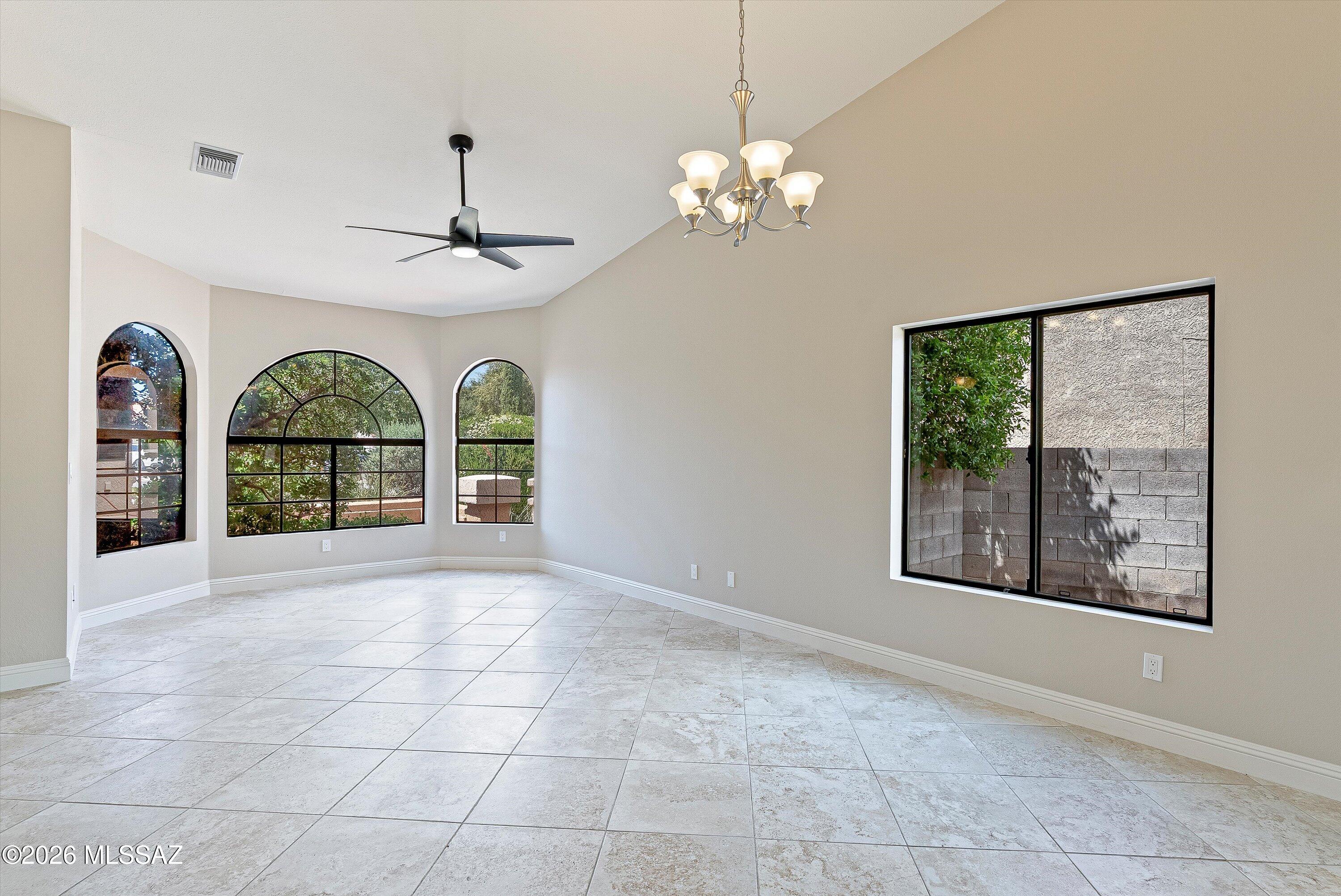 11540 N Golden Gem