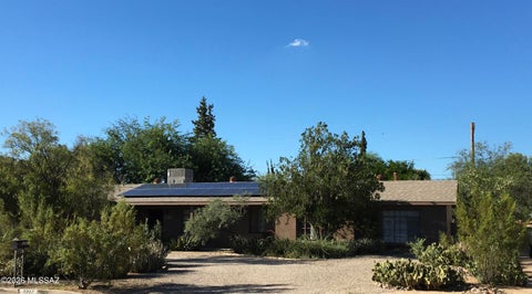 Photo of 4017 E Camino De La Colina, Tucson, AZ 85711 (MLS # 22622895)