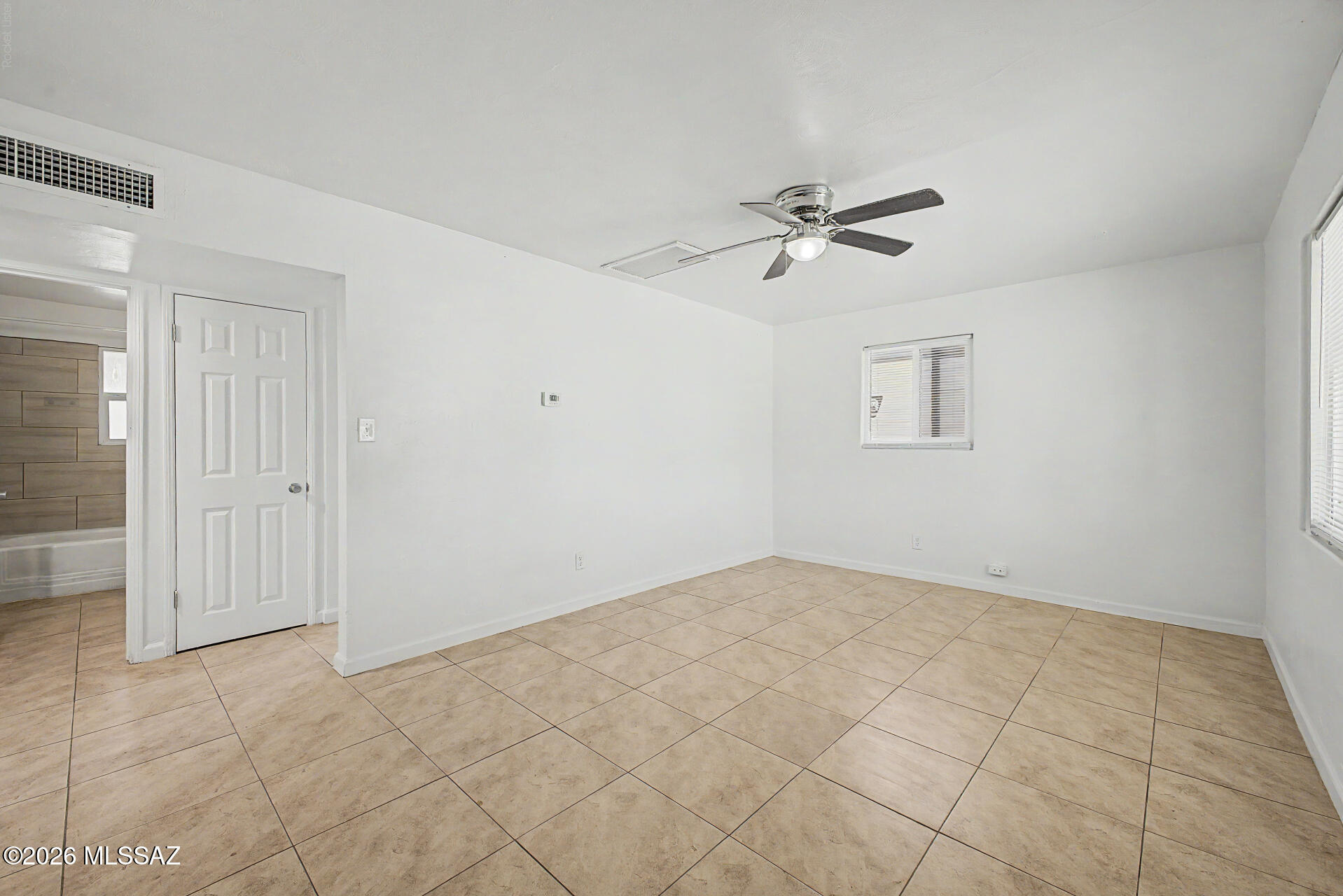 972 N Chrysler Drive
