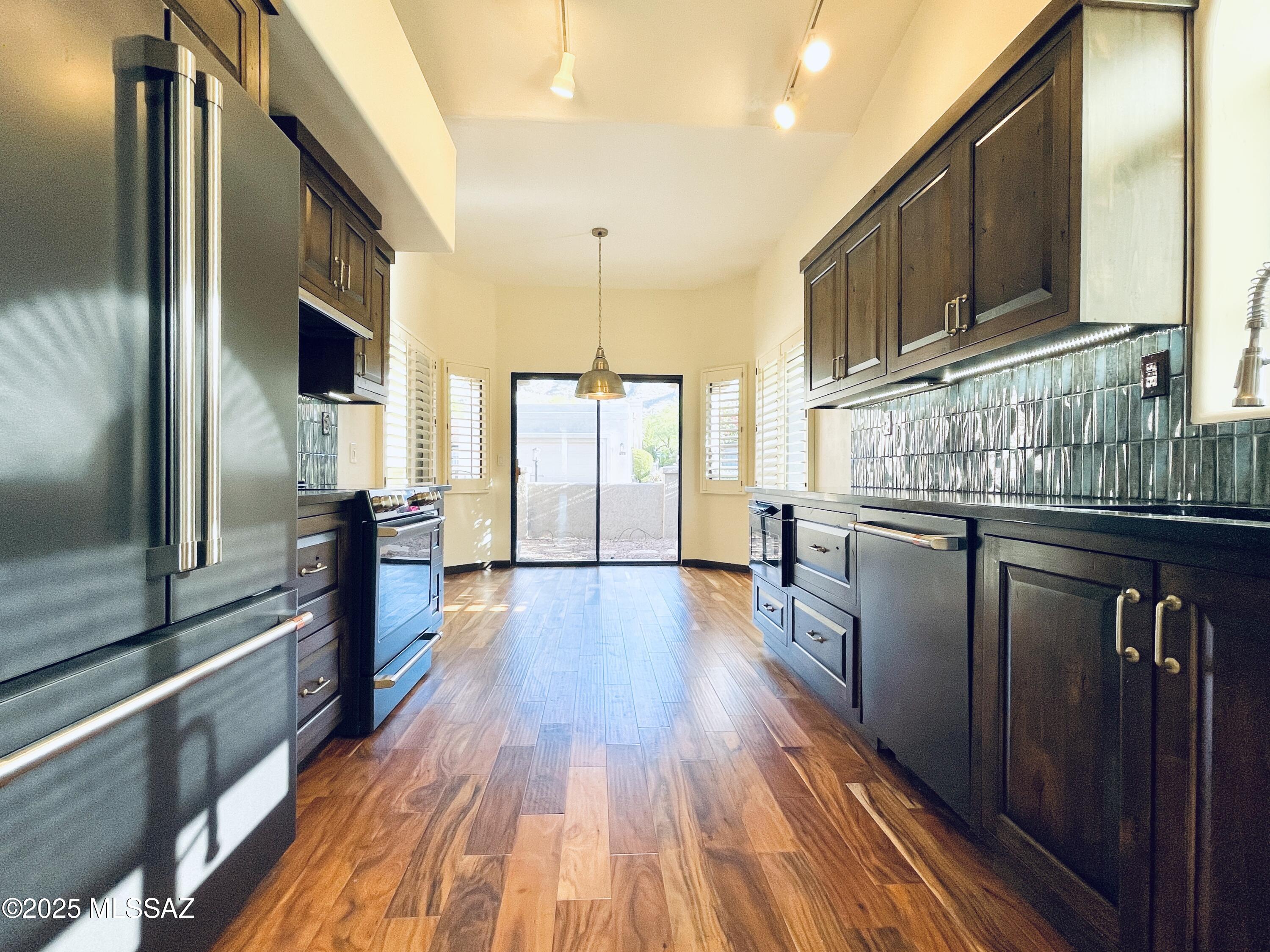 Ventana Serena (1-46) - Residential Lease