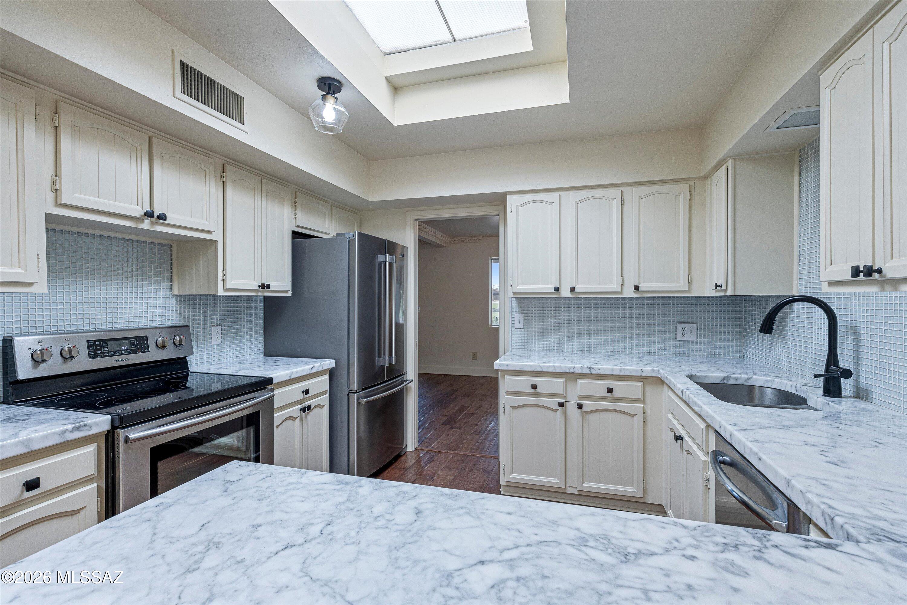 El Dorado Townhomes - Residential