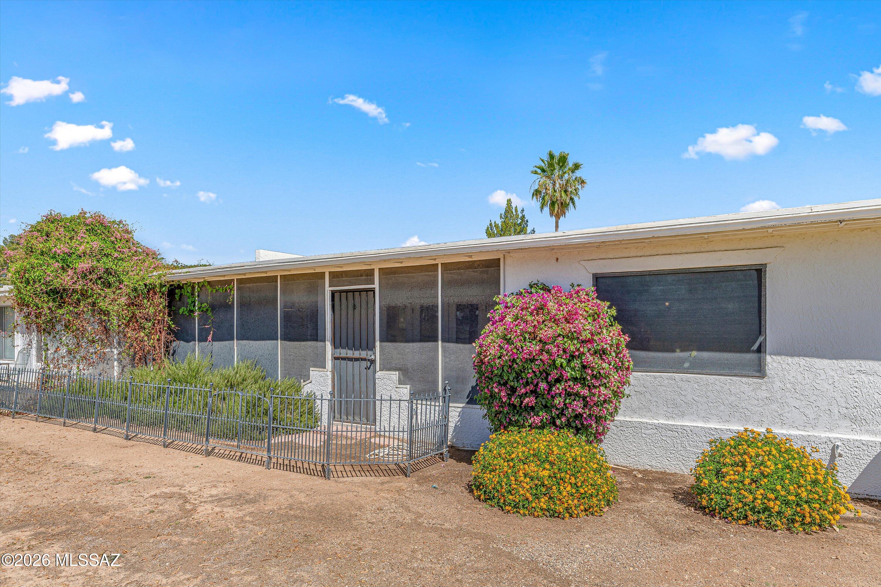 El Dorado Townhomes - Residential