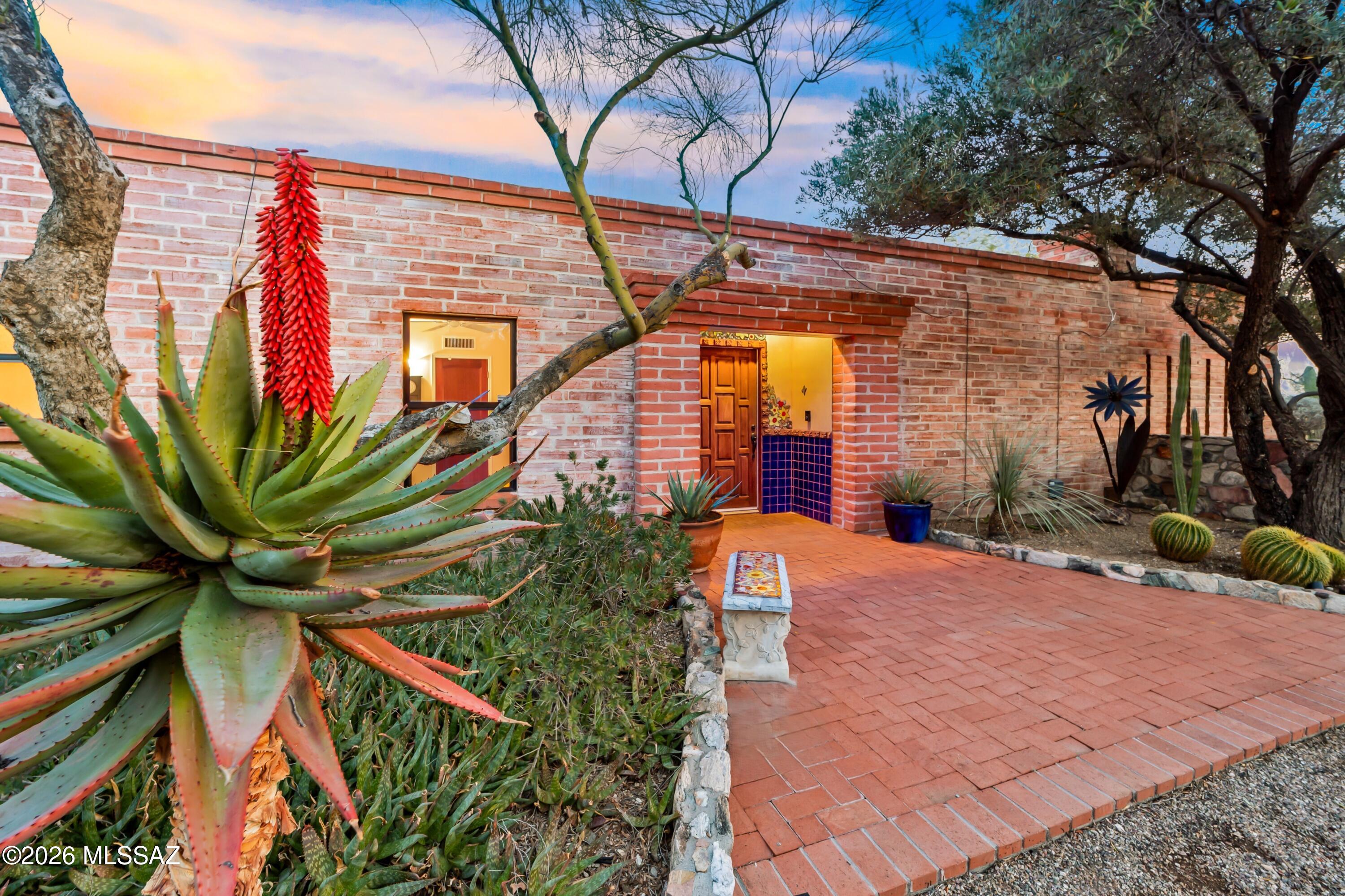 5200 N Calle La Cima