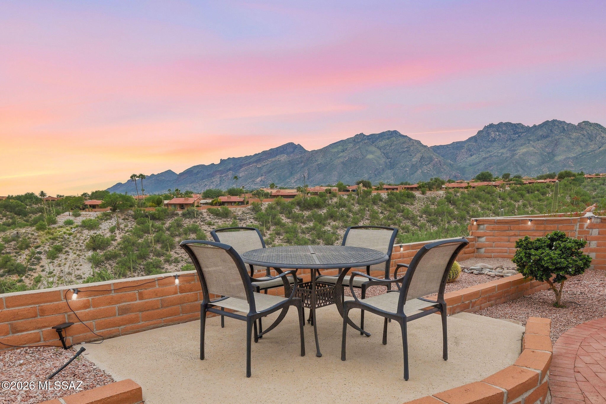 4169 N Camino Ferreo