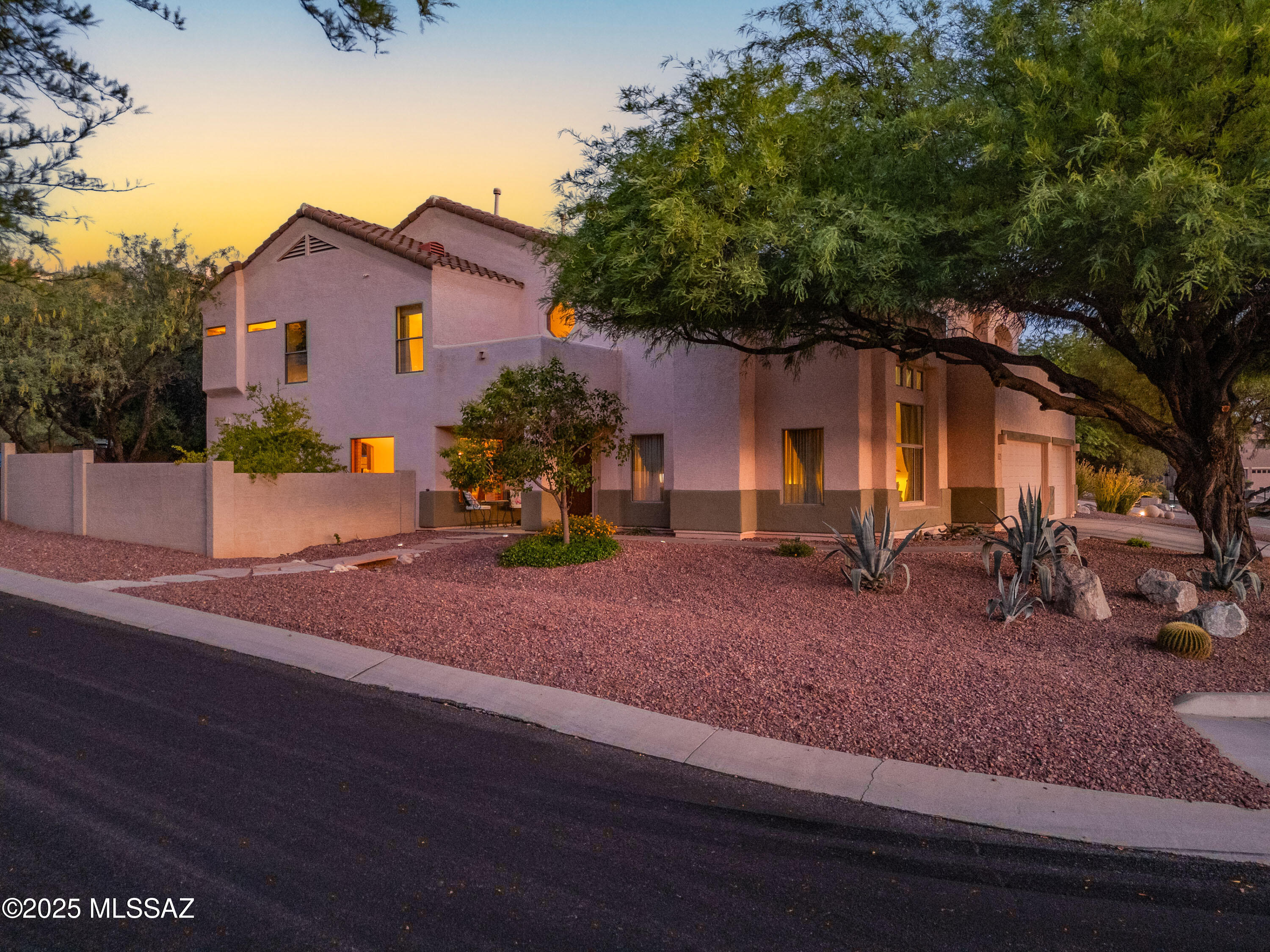 Shadows @ Sabino (1-103) - Residential