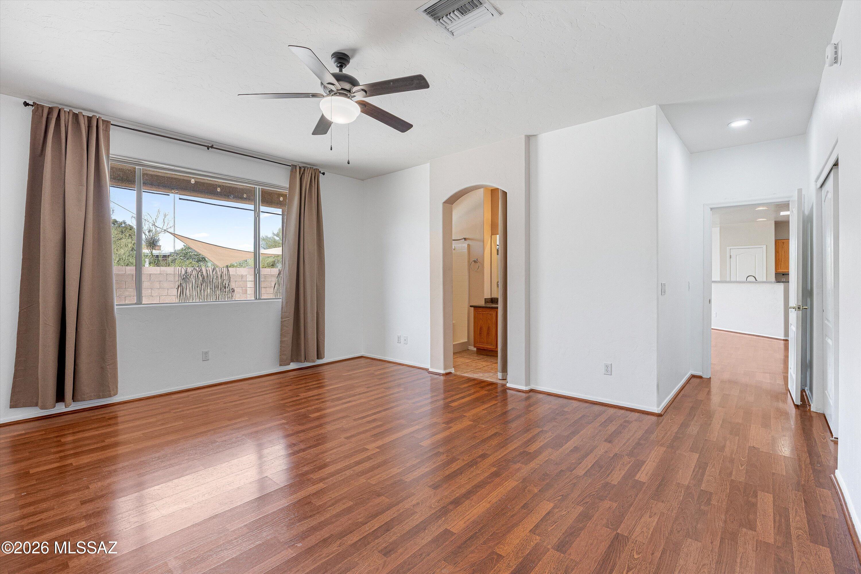 Marquette Place (1-44) - Residential