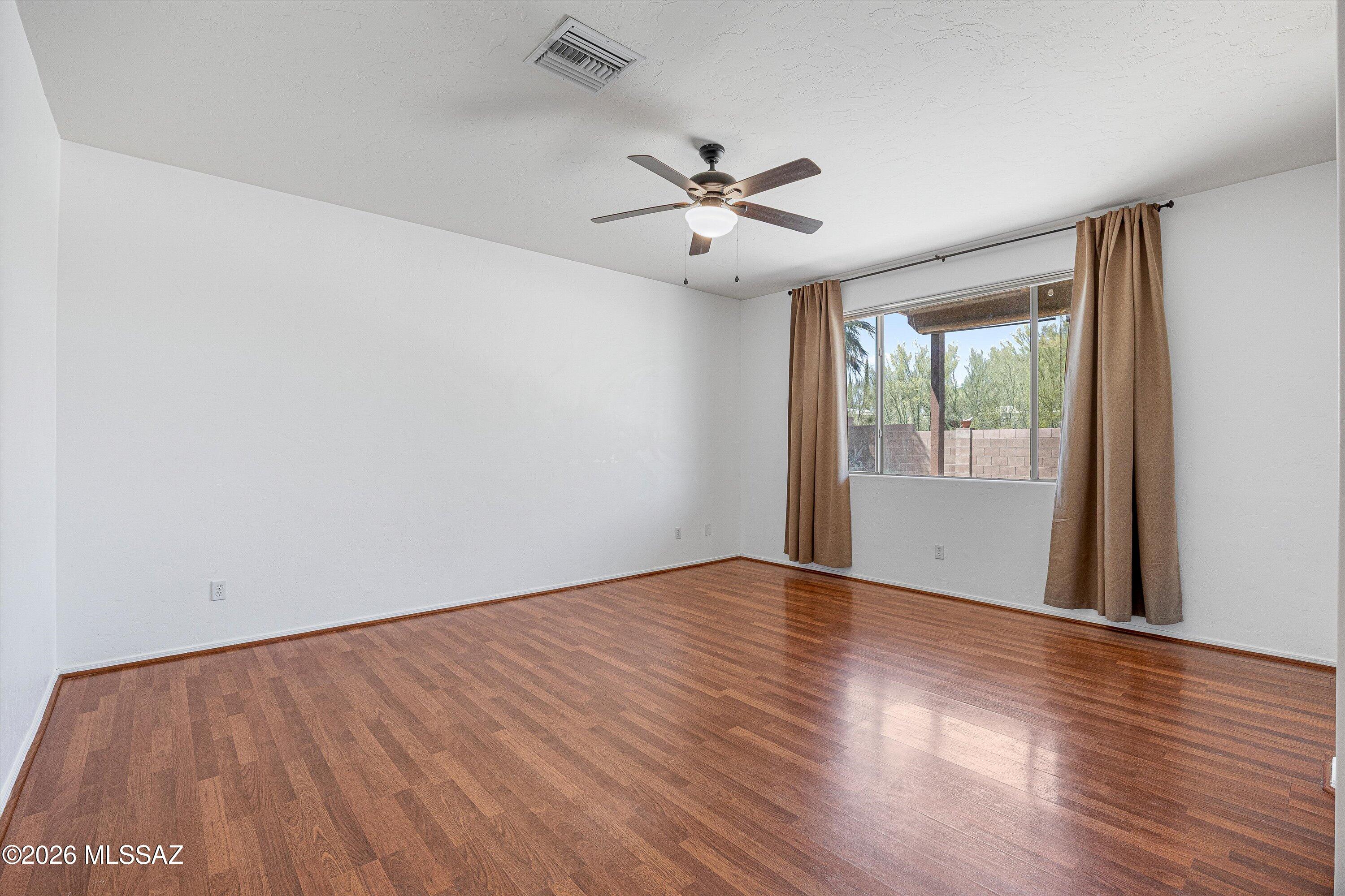 Marquette Place (1-44) - Residential