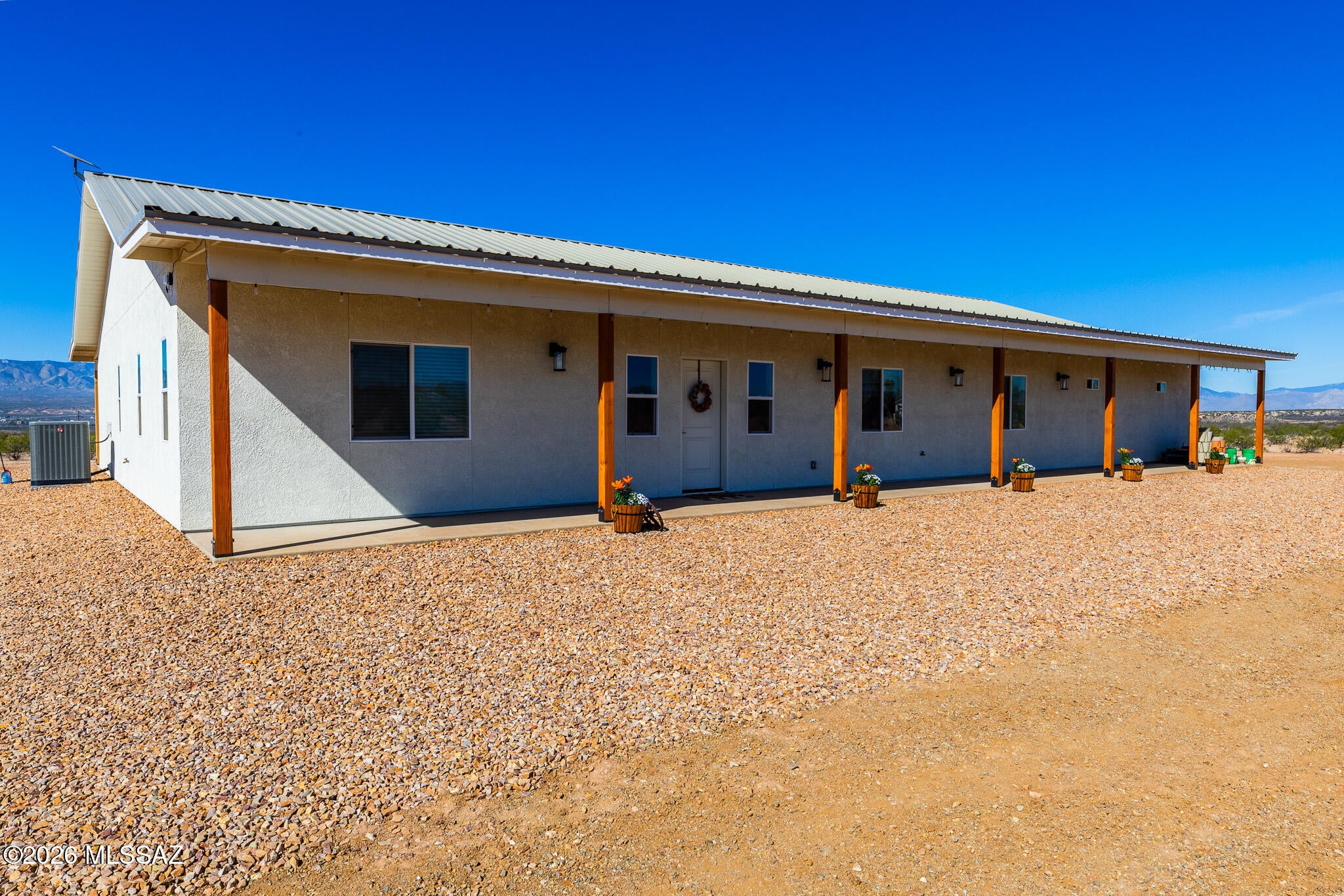 1214 S Emu Avenue