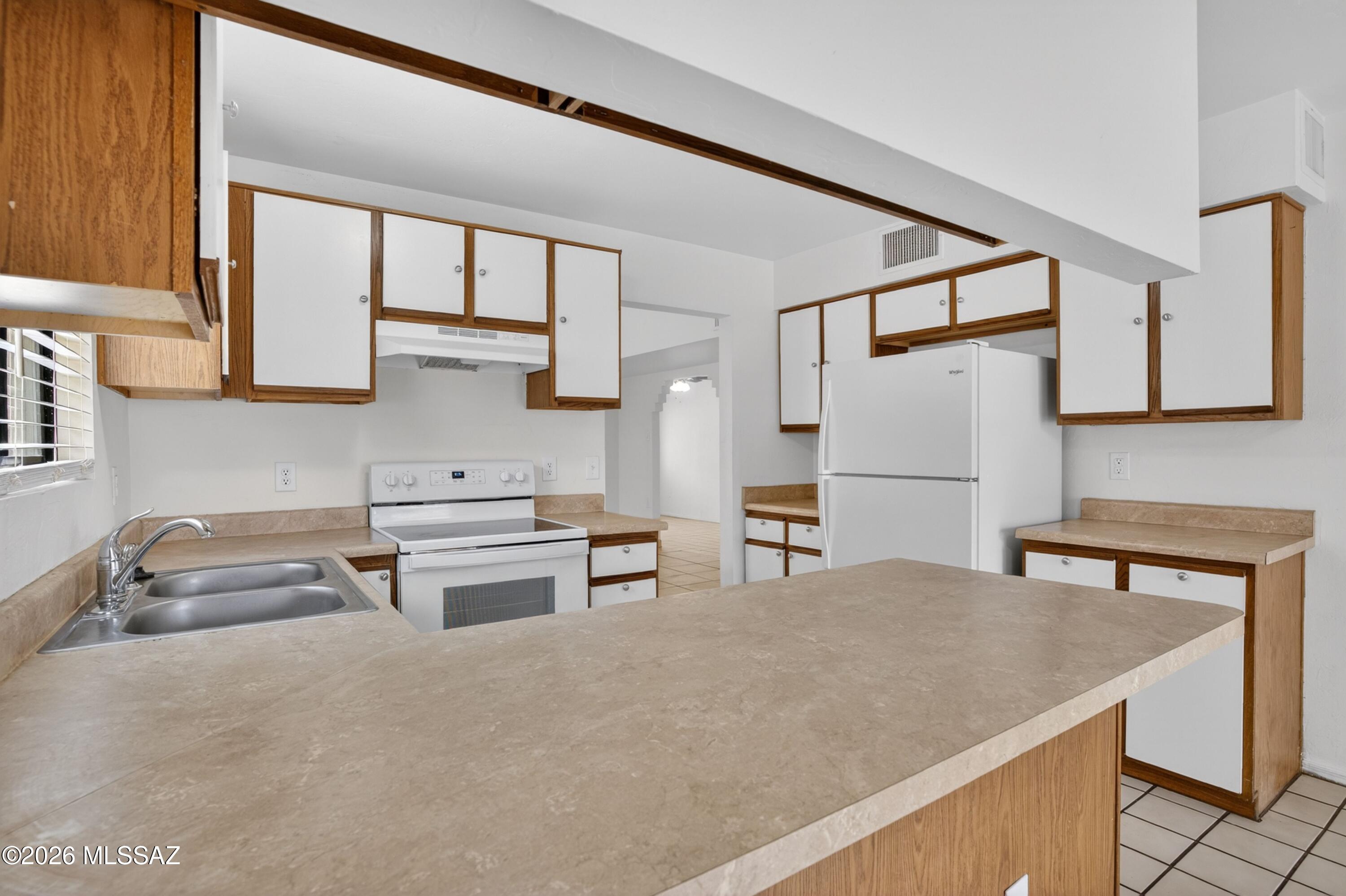 Las Montanas (1-56) - Residential