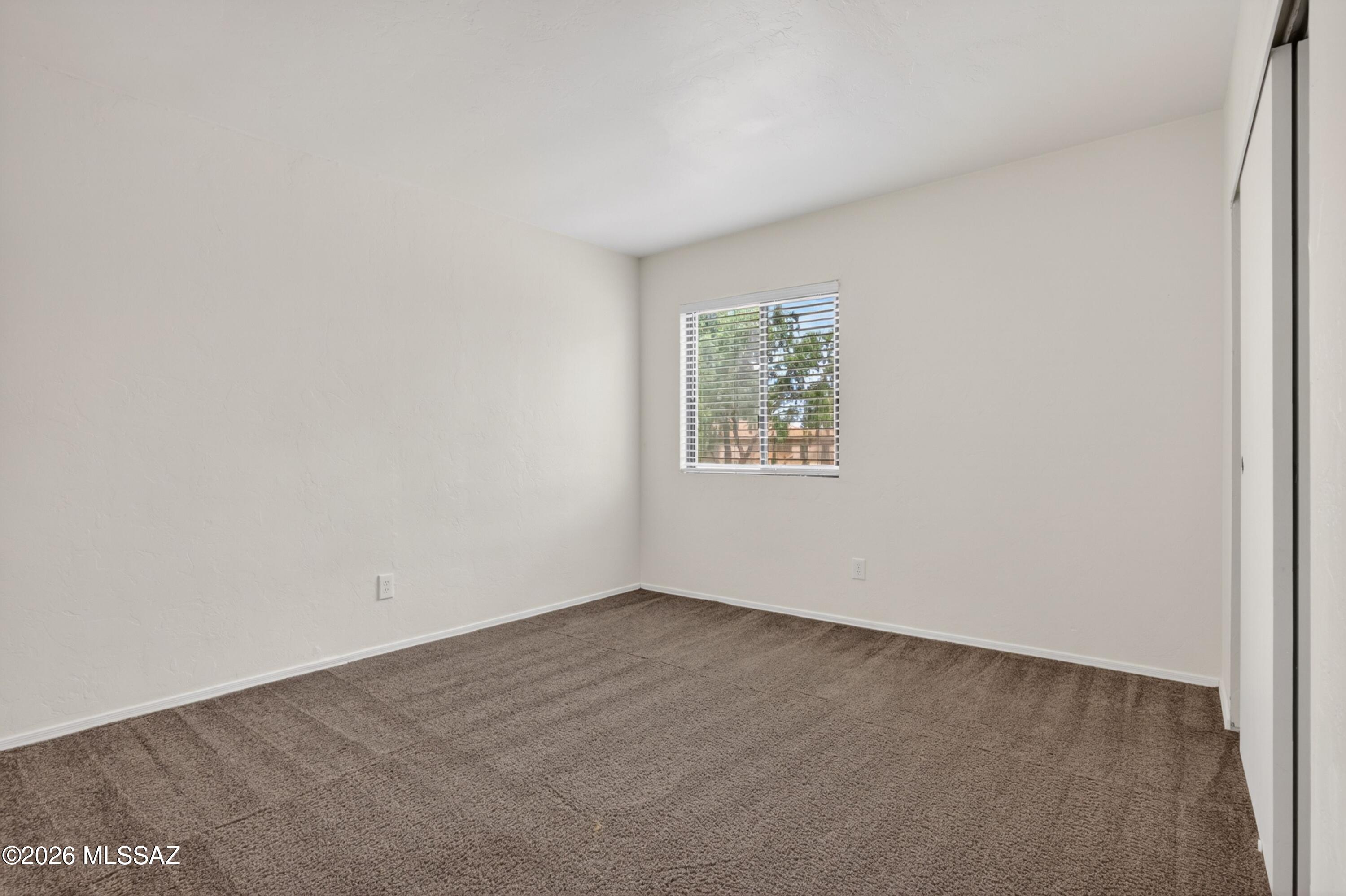 Las Montanas (1-56) - Residential
