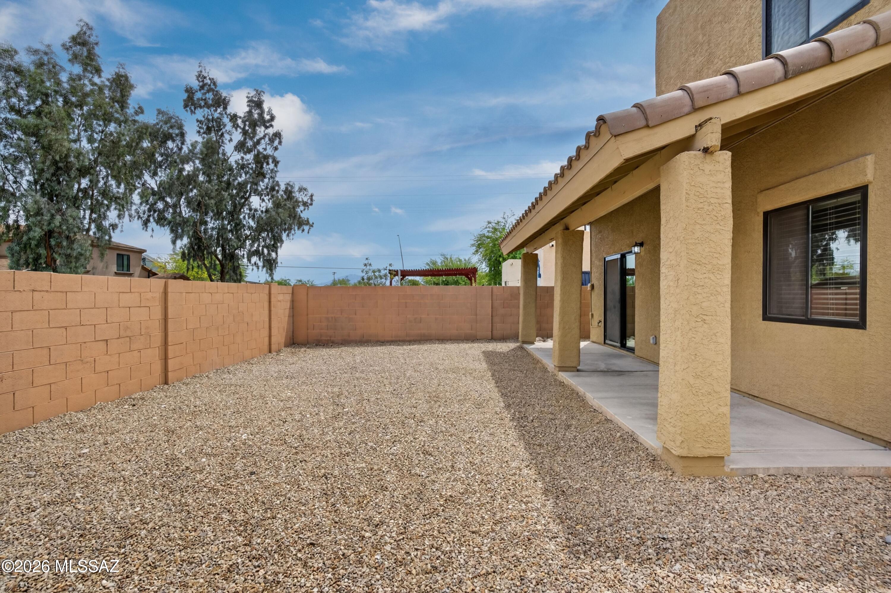 Las Montanas (1-56) - Residential