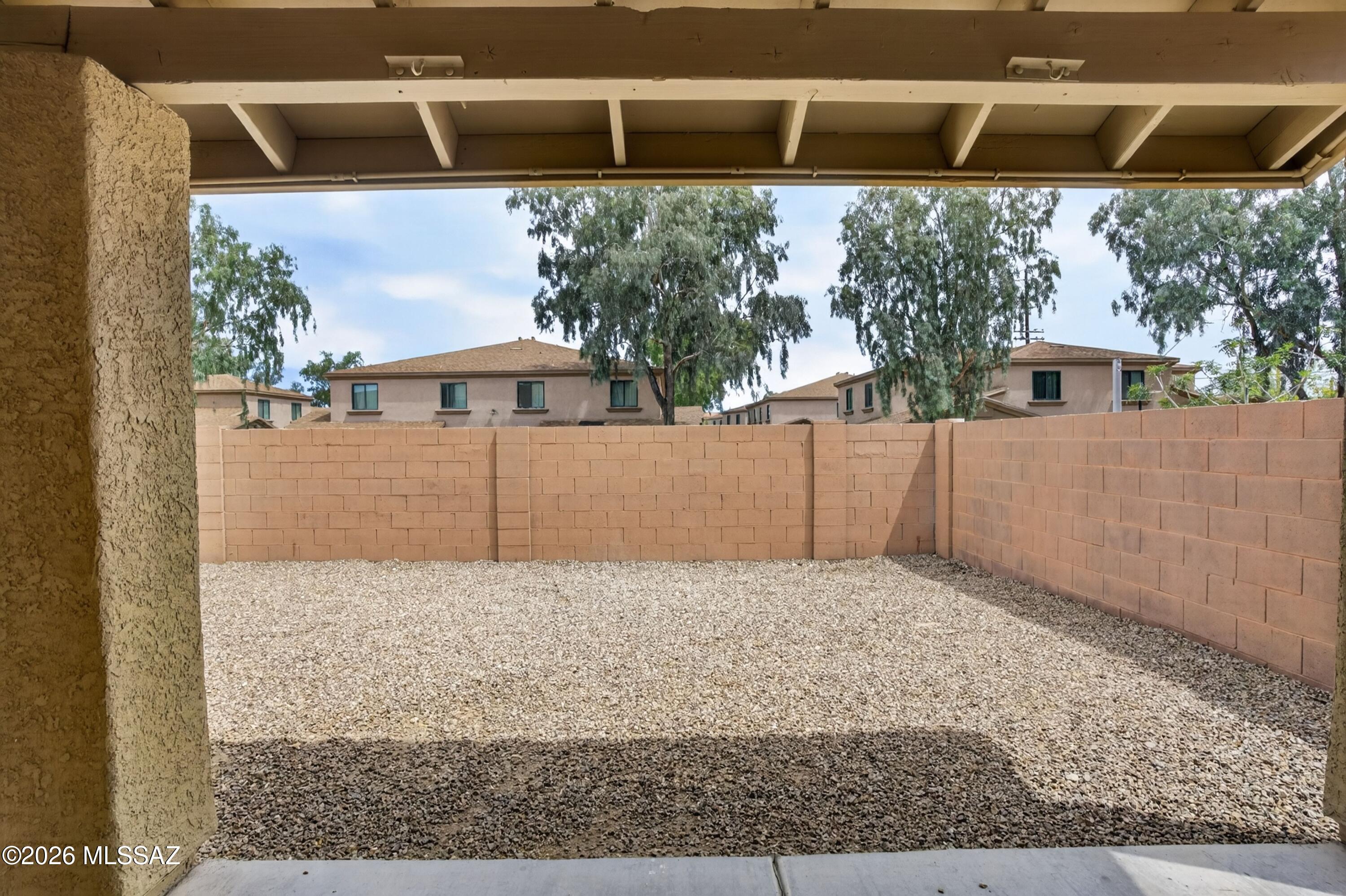 Las Montanas (1-56) - Residential
