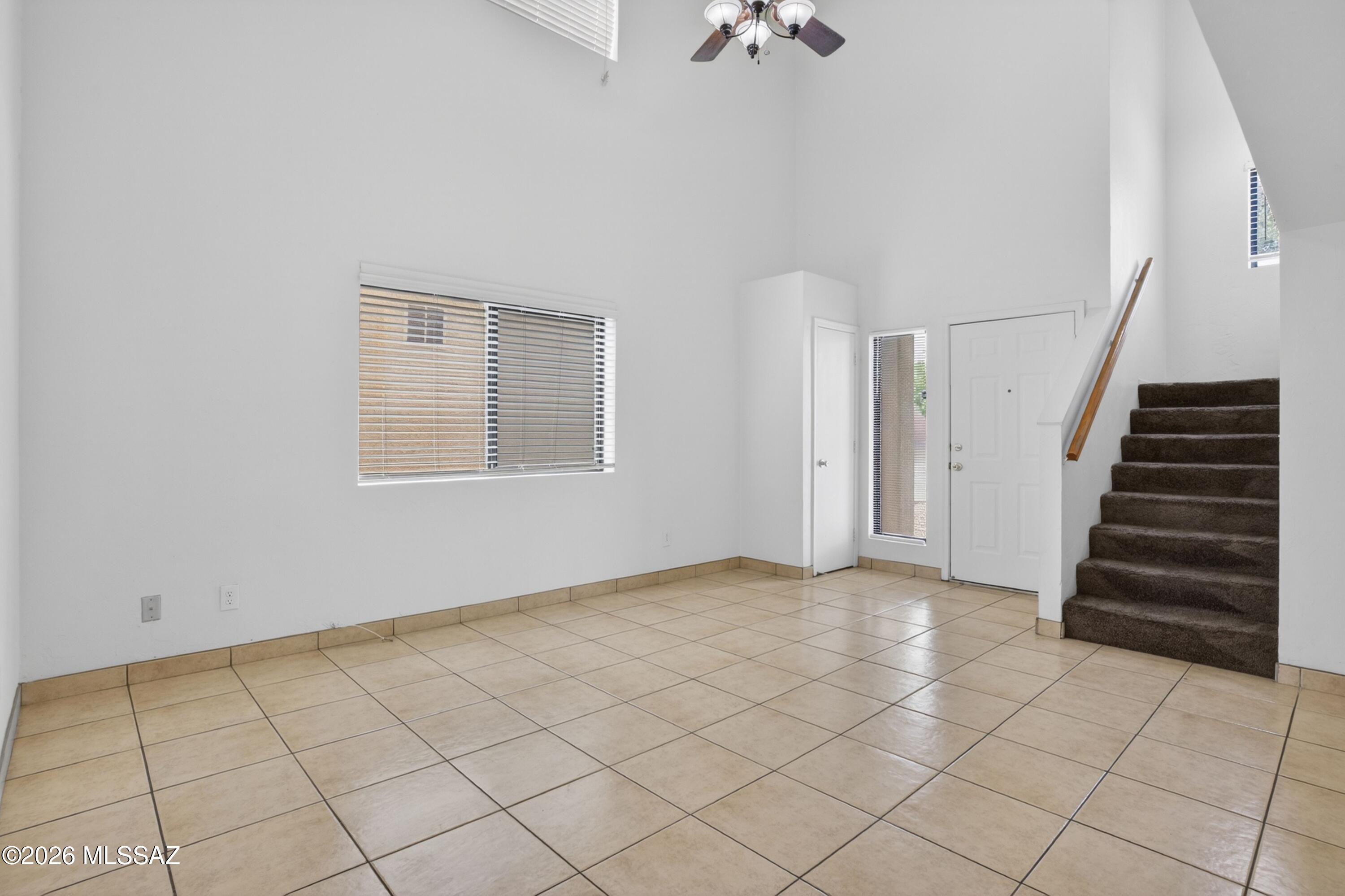 Las Montanas (1-56) - Residential