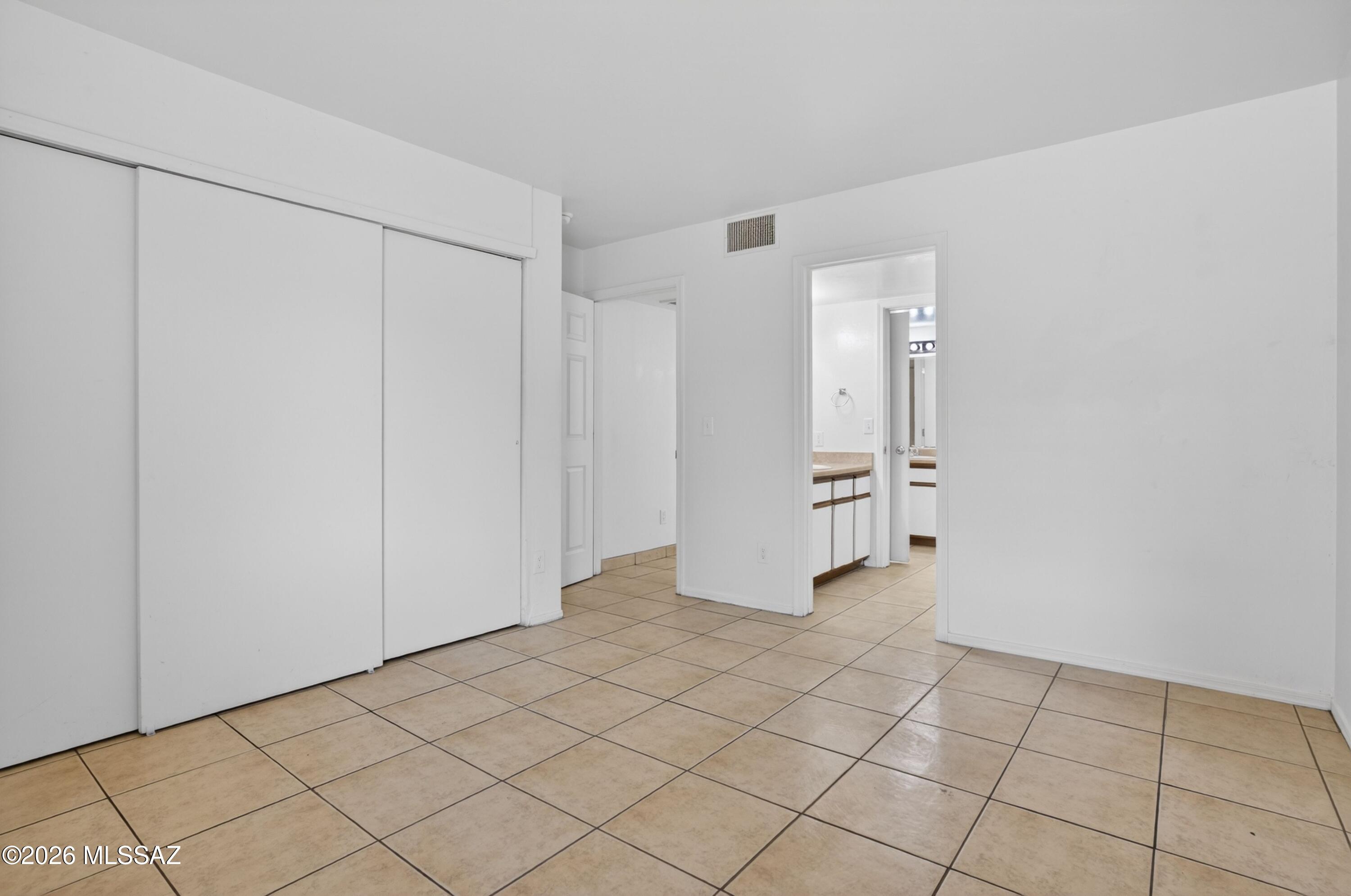Las Montanas (1-56) - Residential