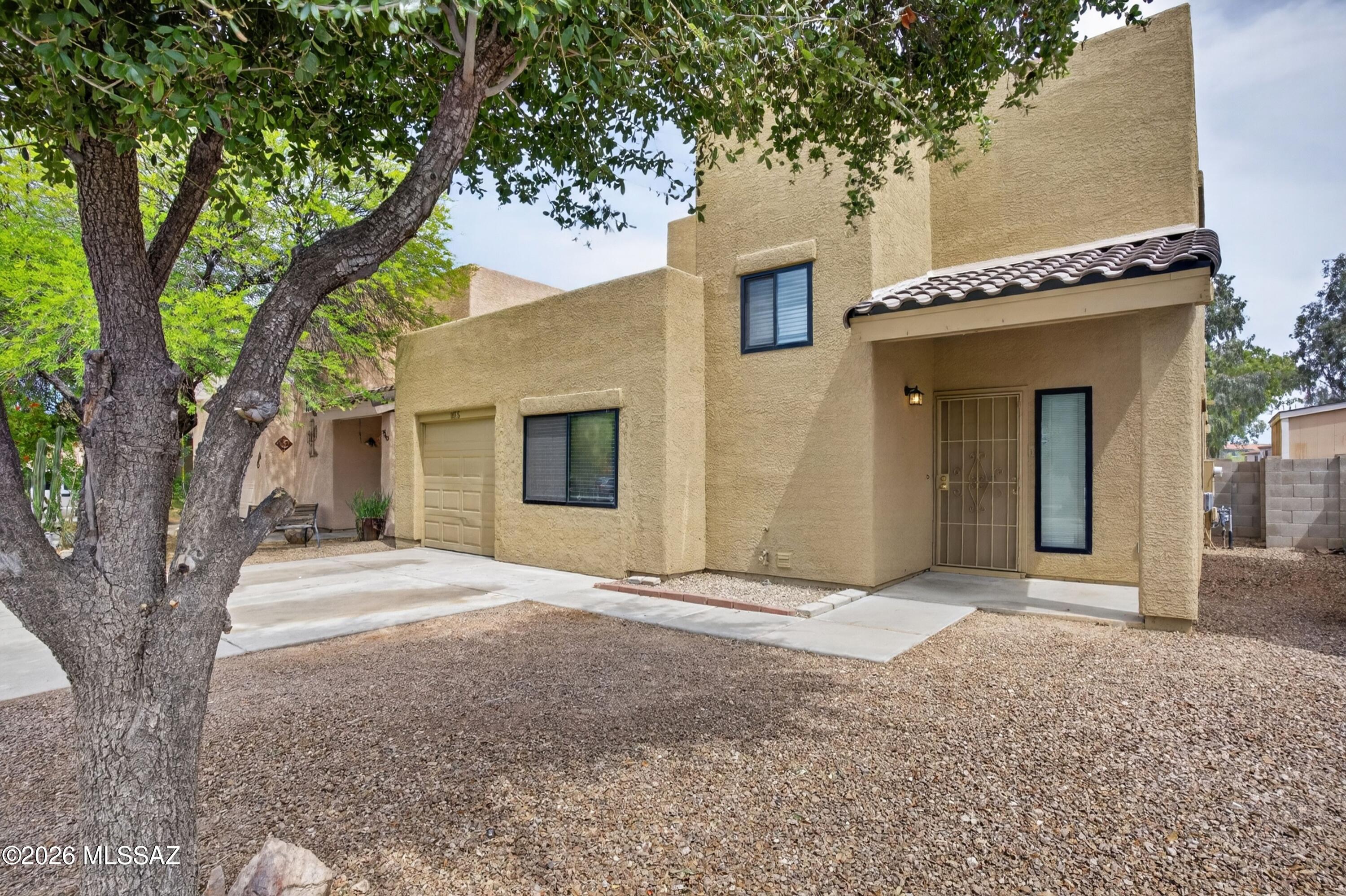 Las Montanas (1-56) - Residential