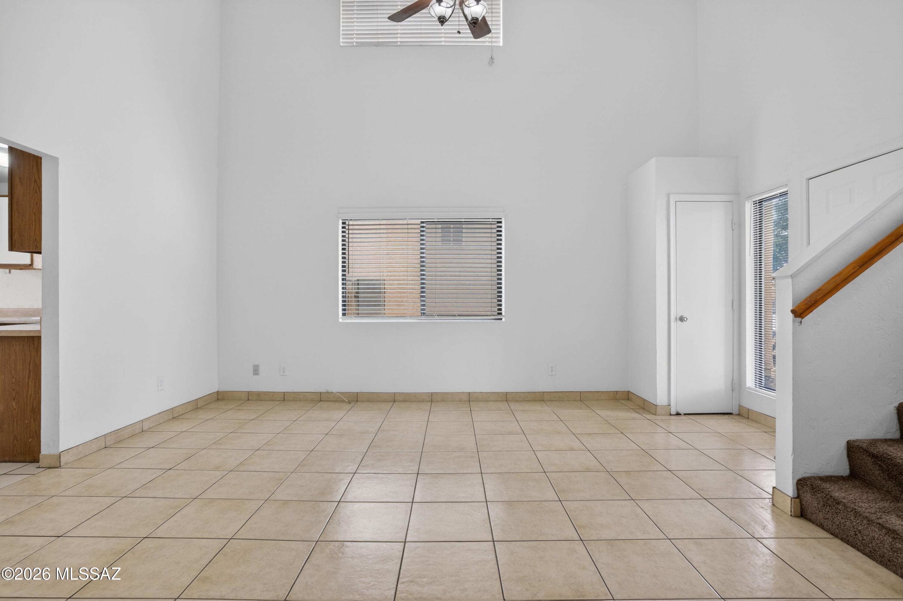 Las Montanas (1-56) - Residential