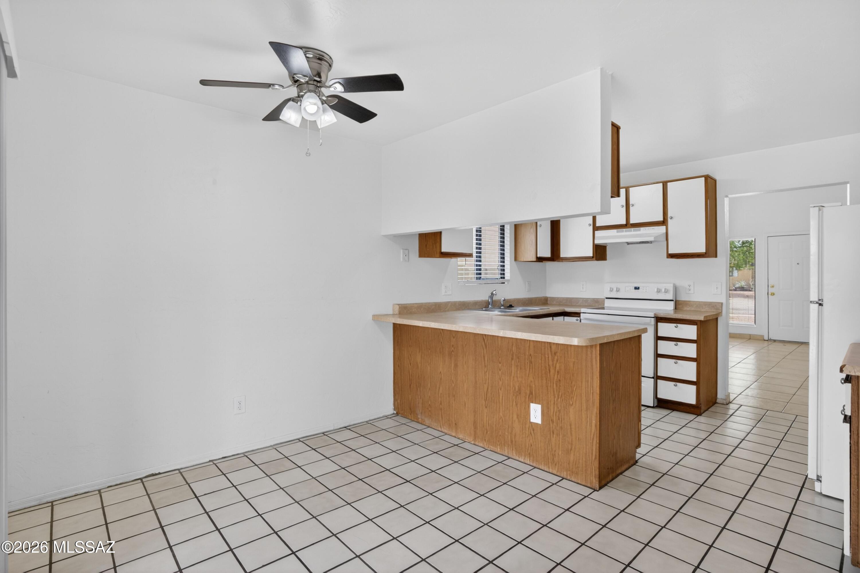 Las Montanas (1-56) - Residential