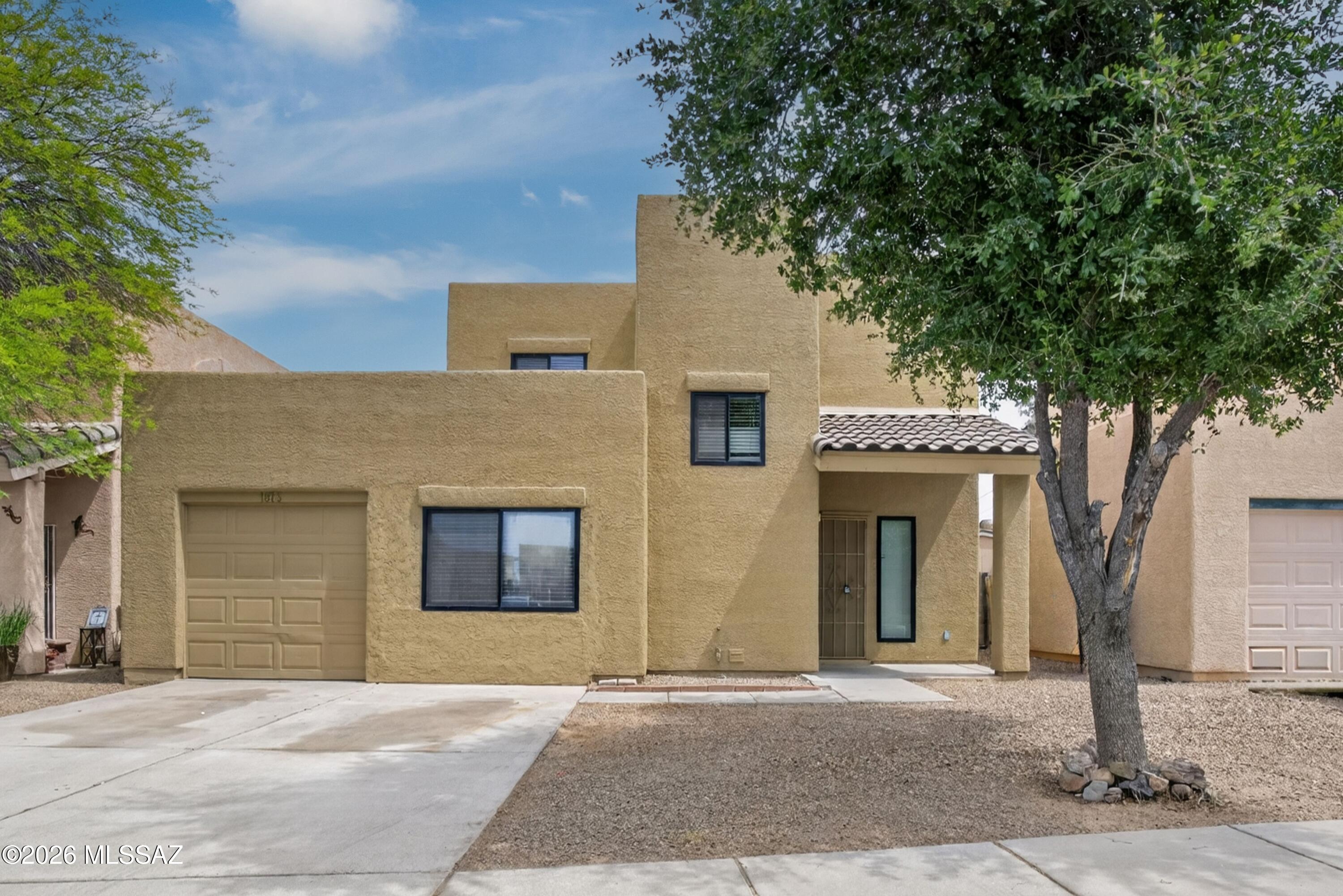 Las Montanas (1-56) - Residential