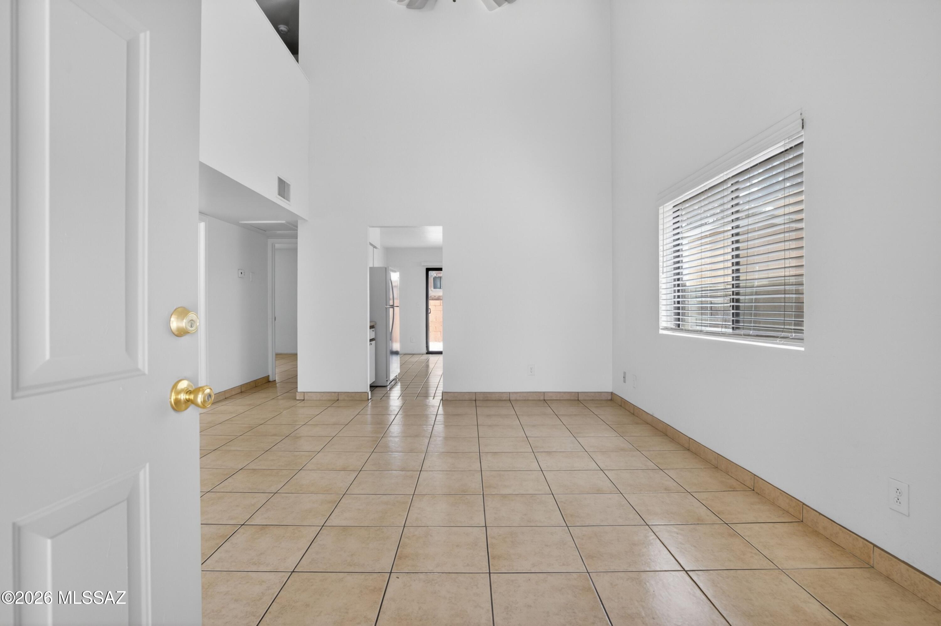 Las Montanas (1-56) - Residential