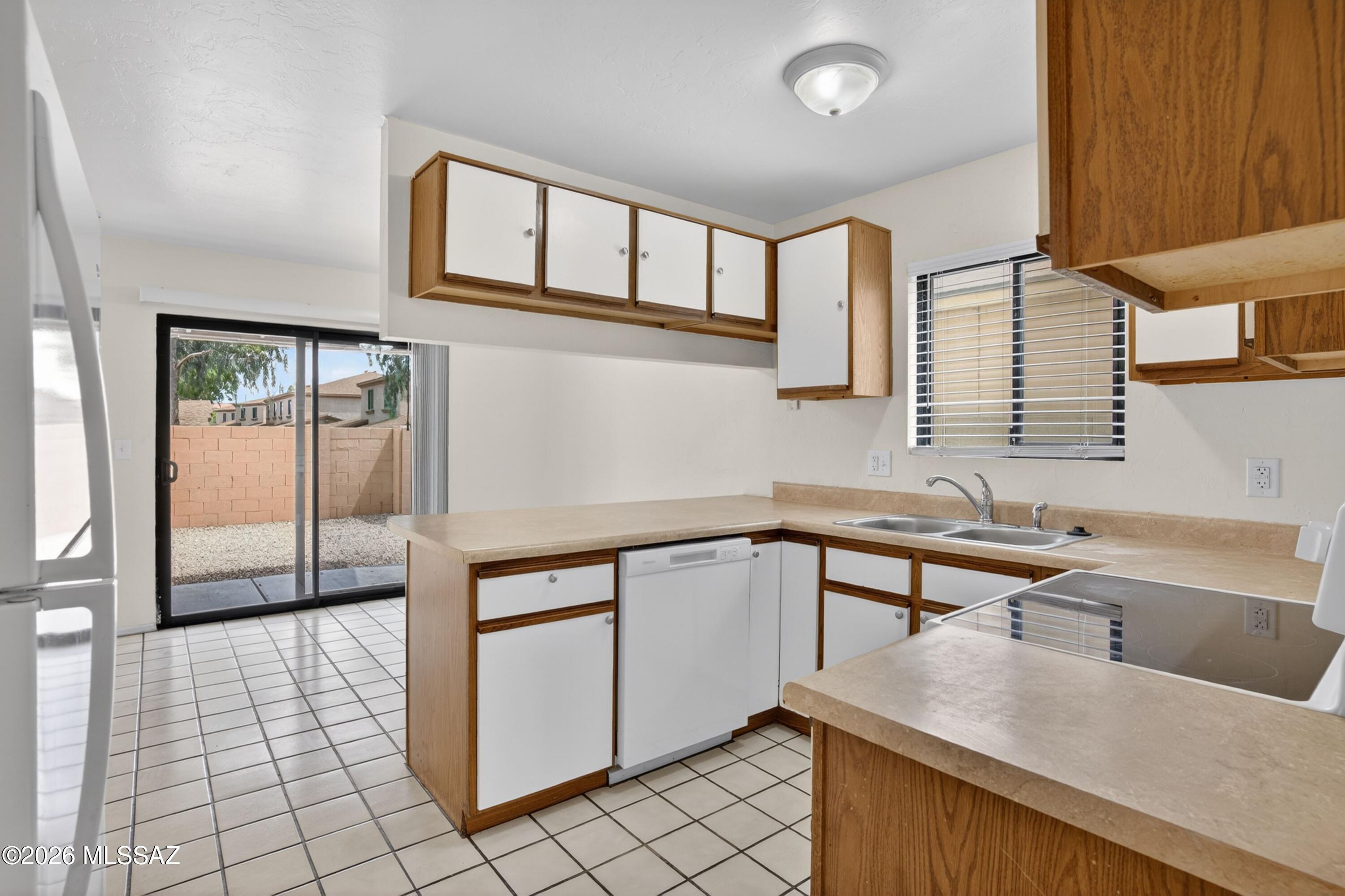 Las Montanas (1-56) - Residential