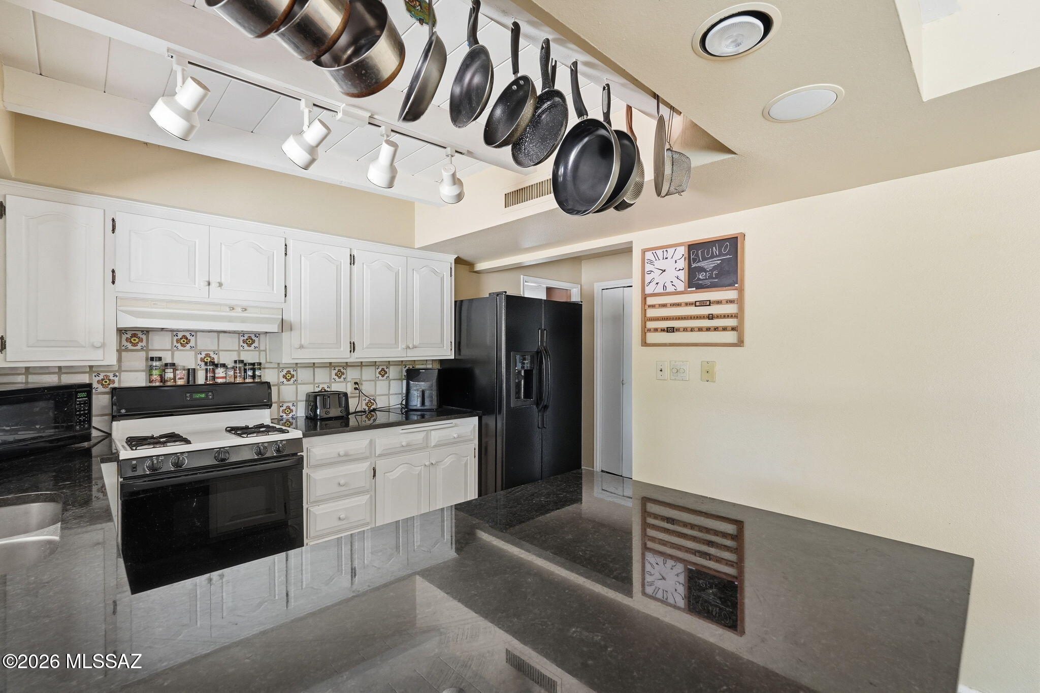 La Buena Vida Estates (1-37) - Residential